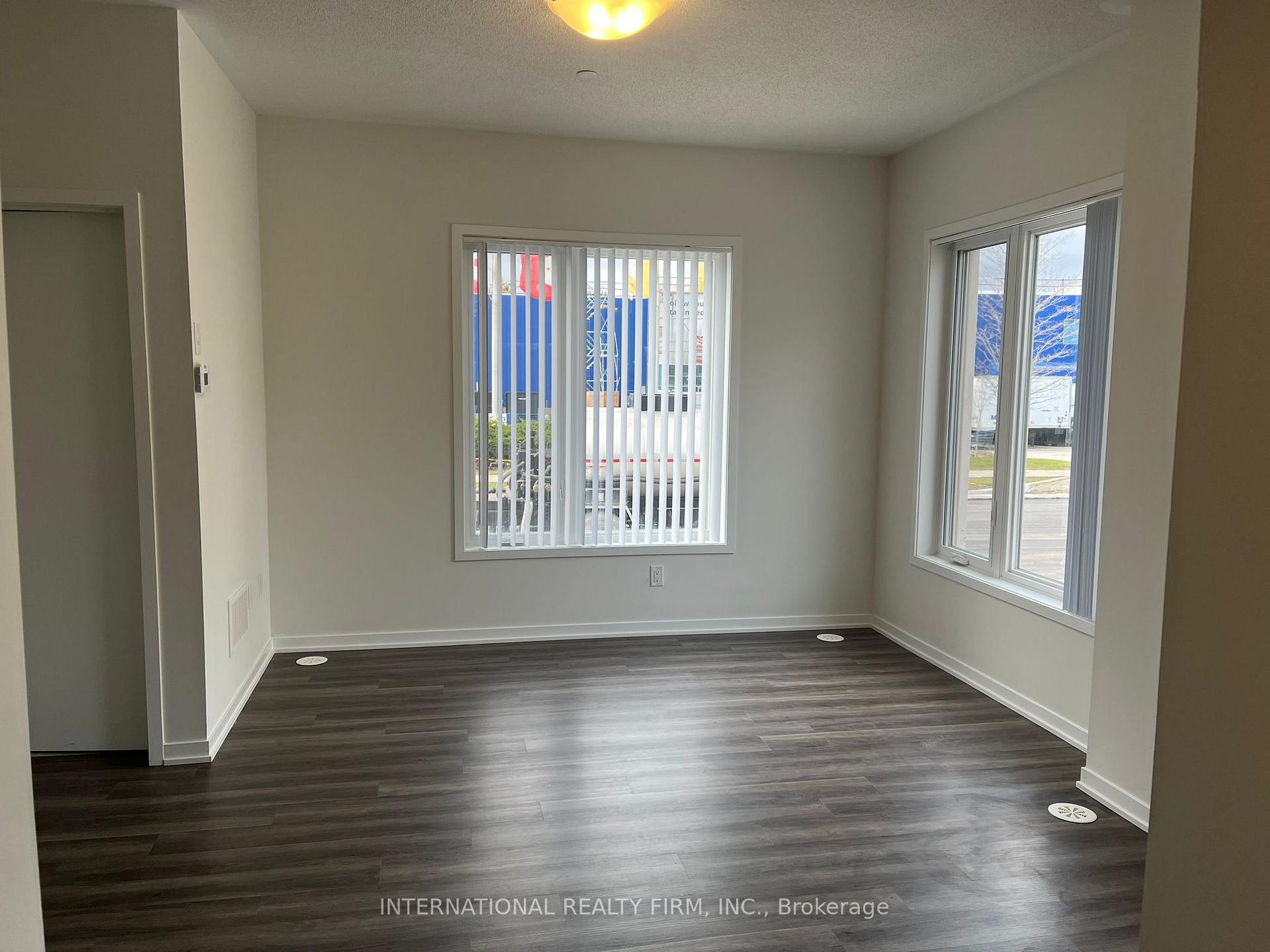 Photo 3 of Unit 267, 150 Honeycrisp Crescent, Vaughan, Vaughan Corporate Centre — HOMEH