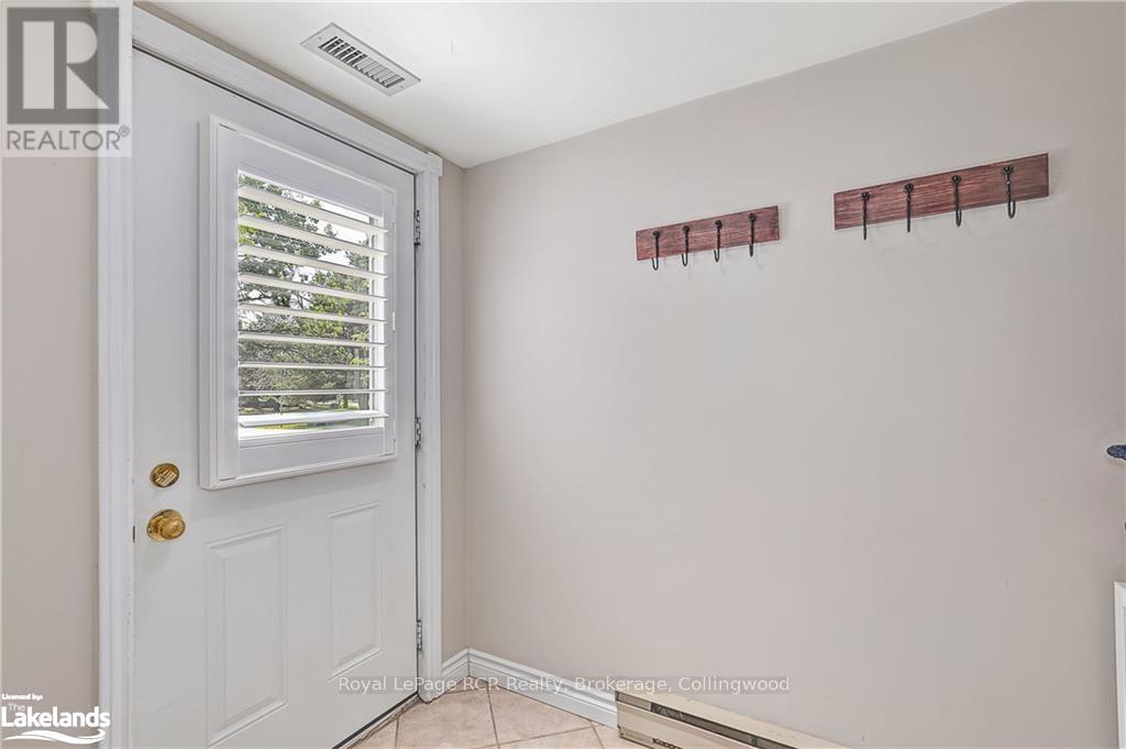 Photo 3 of 402 Mariners Way, Collingwood — HOMEH
