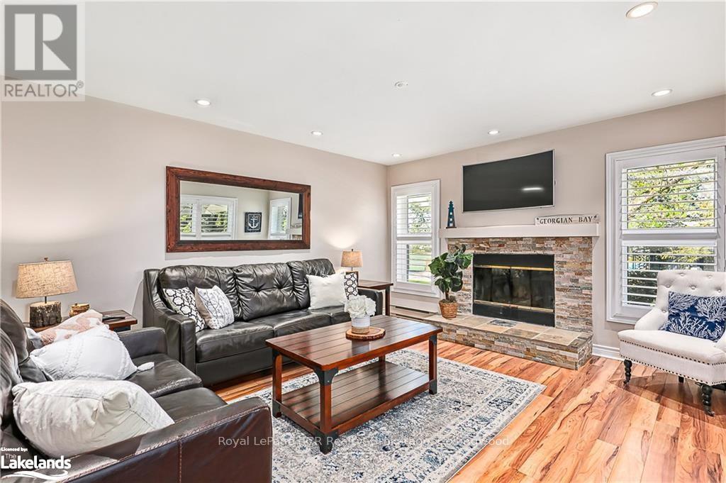 Photo 13 of 402 Mariners Way, Collingwood — HOMEH