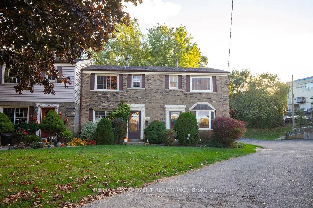 Photo 1 of 138 Victor Boulevard, Hamilton, Greeningdon — HOMEH