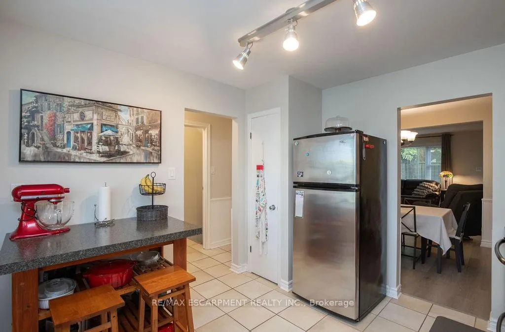 Photo 5 of 138 Victor Boulevard, Hamilton, Greeningdon — HOMEH