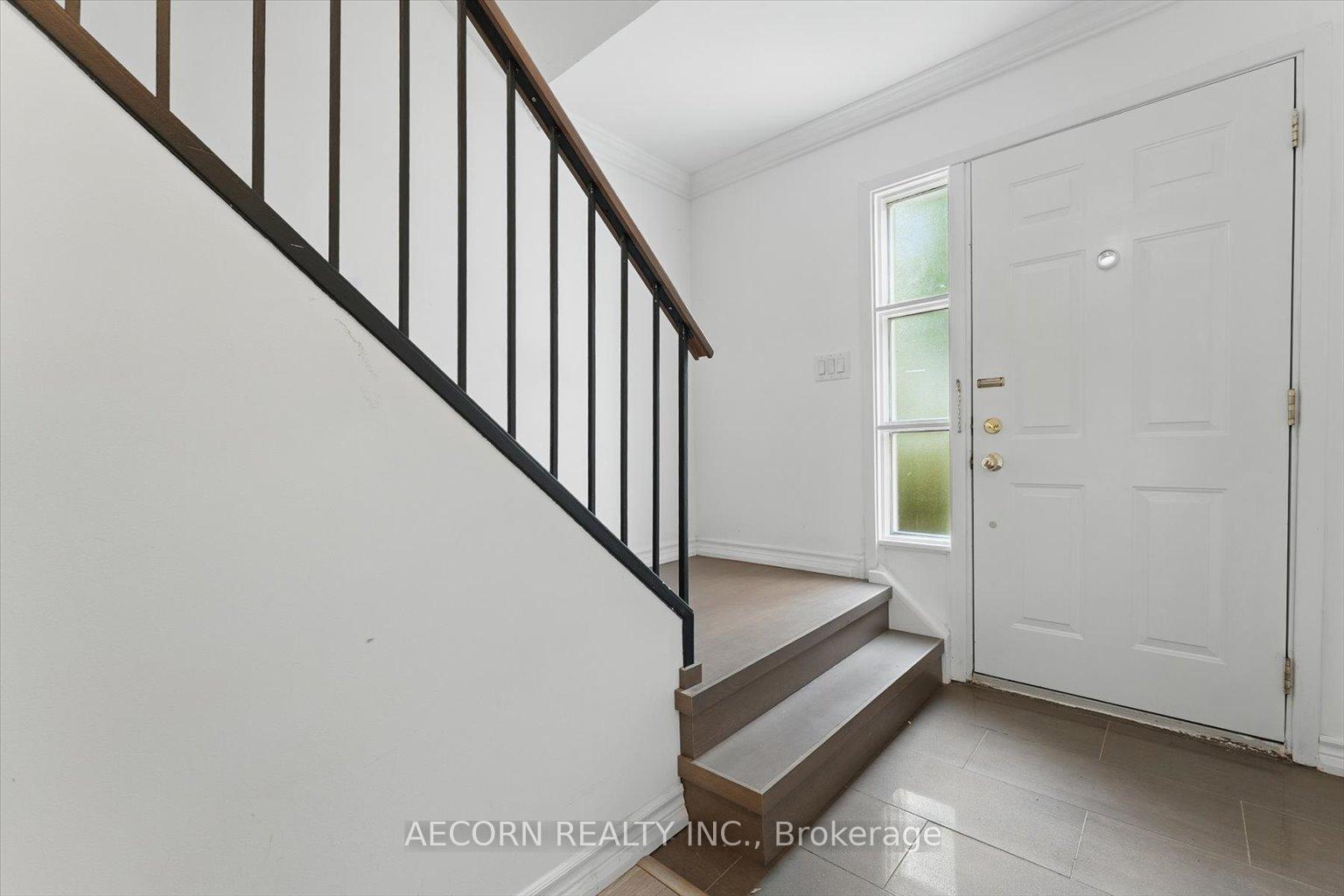 Photo 4 of 20 Harper Way, Markham, Aileen-Willowbrook — HOMEH