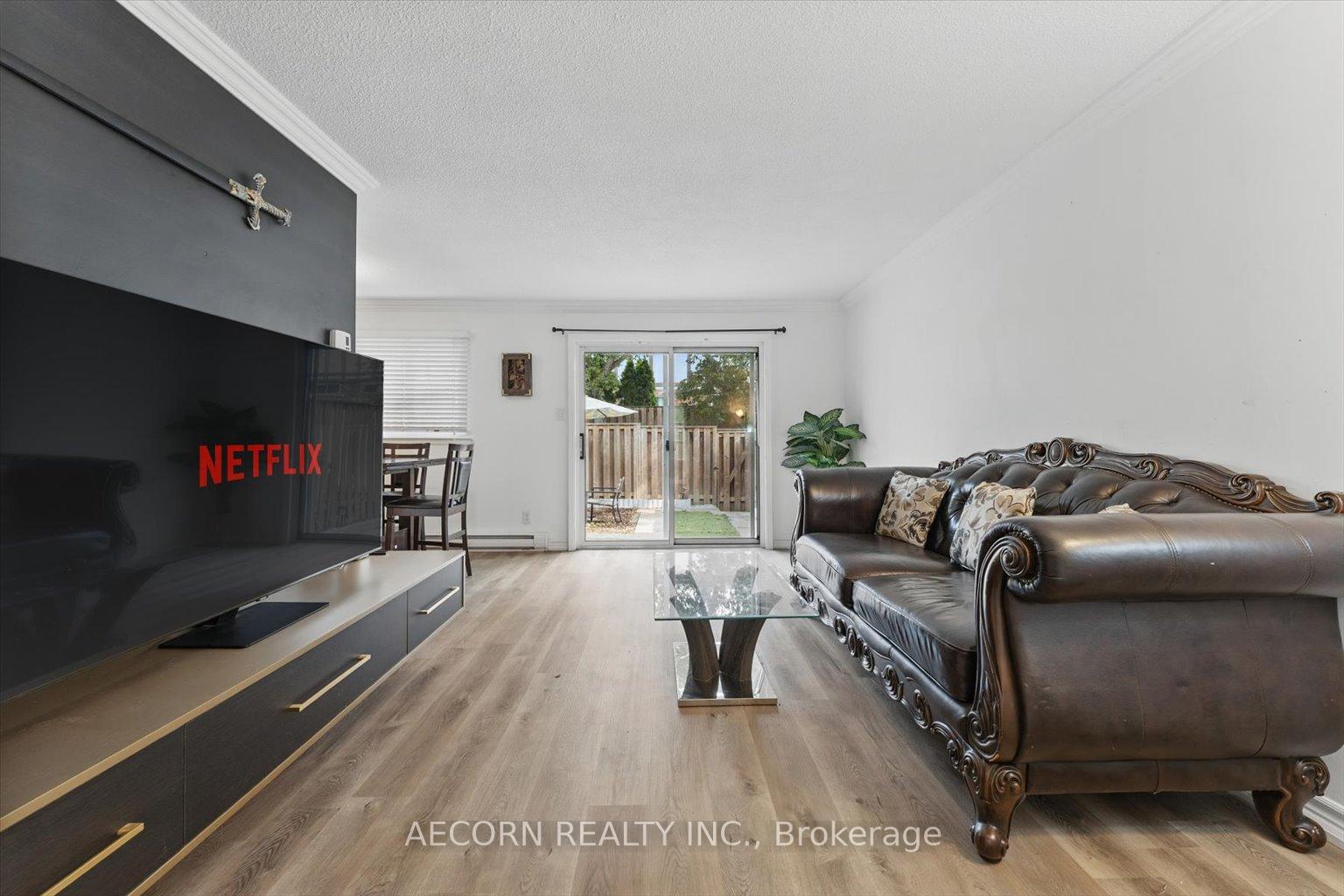 Photo 6 of 20 Harper Way, Markham, Aileen-Willowbrook — HOMEH