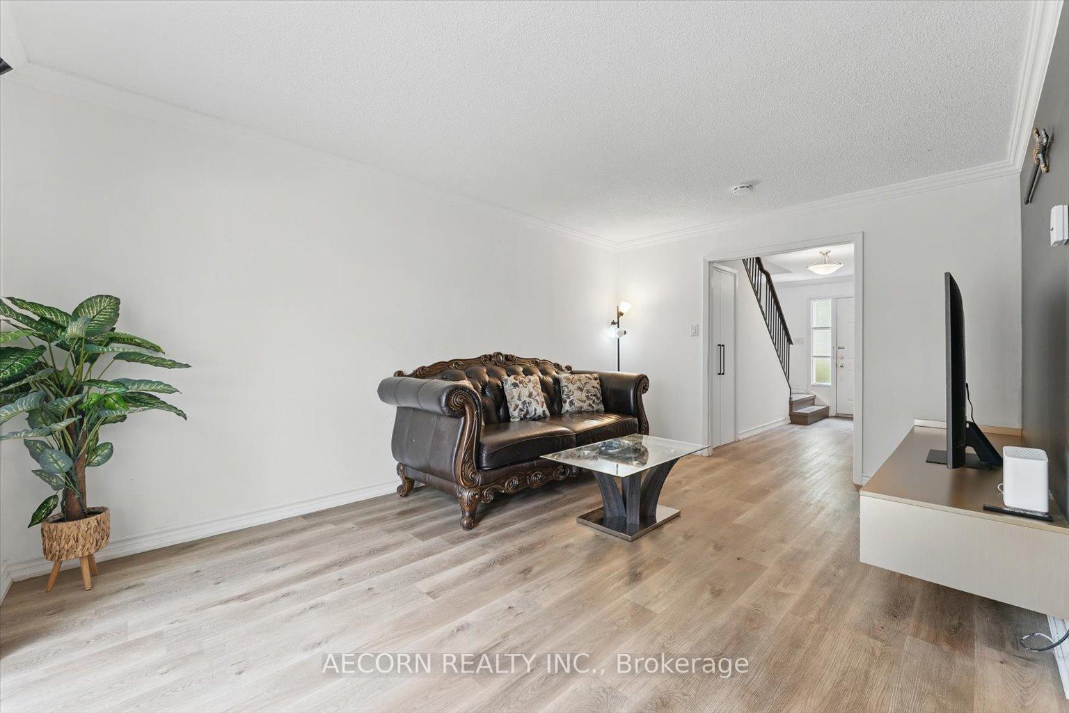 Photo 7 of 20 Harper Way, Markham, Aileen-Willowbrook — HOMEH