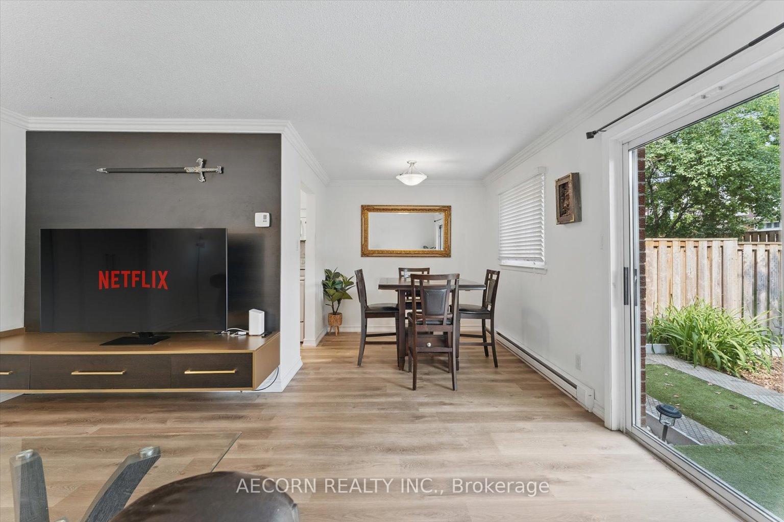 Photo 12 of 20 Harper Way, Markham, Aileen-Willowbrook — HOMEH