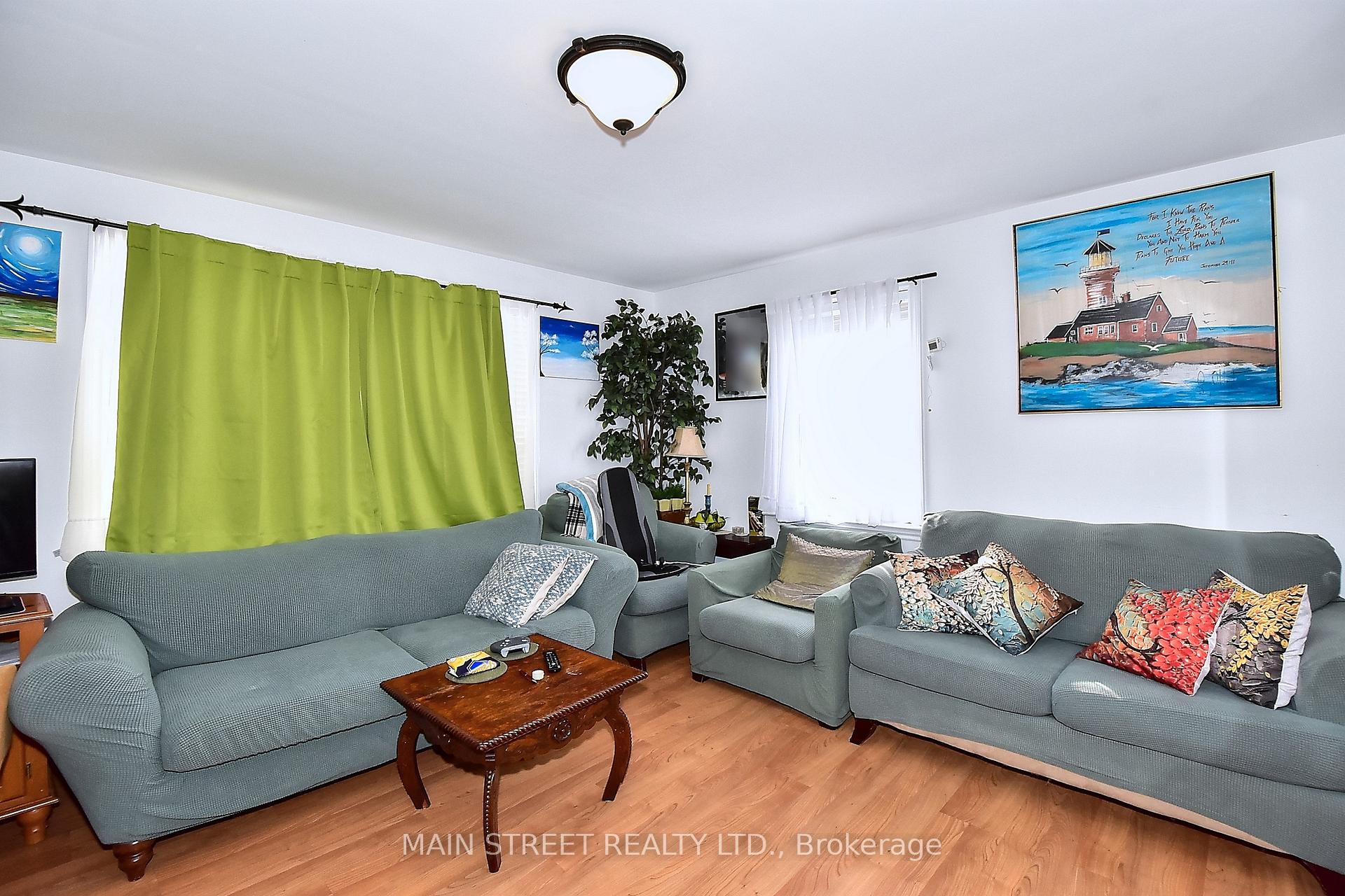 Photo 5 of 88 Spruce Street, Aurora, Aurora Village — HOMEH