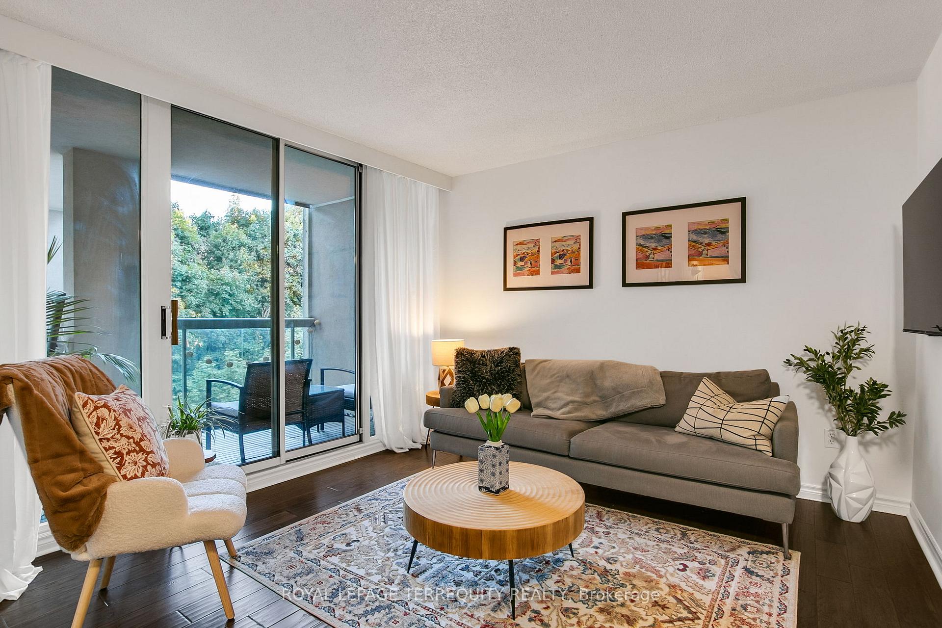 Photo 4 of Unit 501, 253 Merton Street, Toronto, Mount Pleasant West — HOMEH