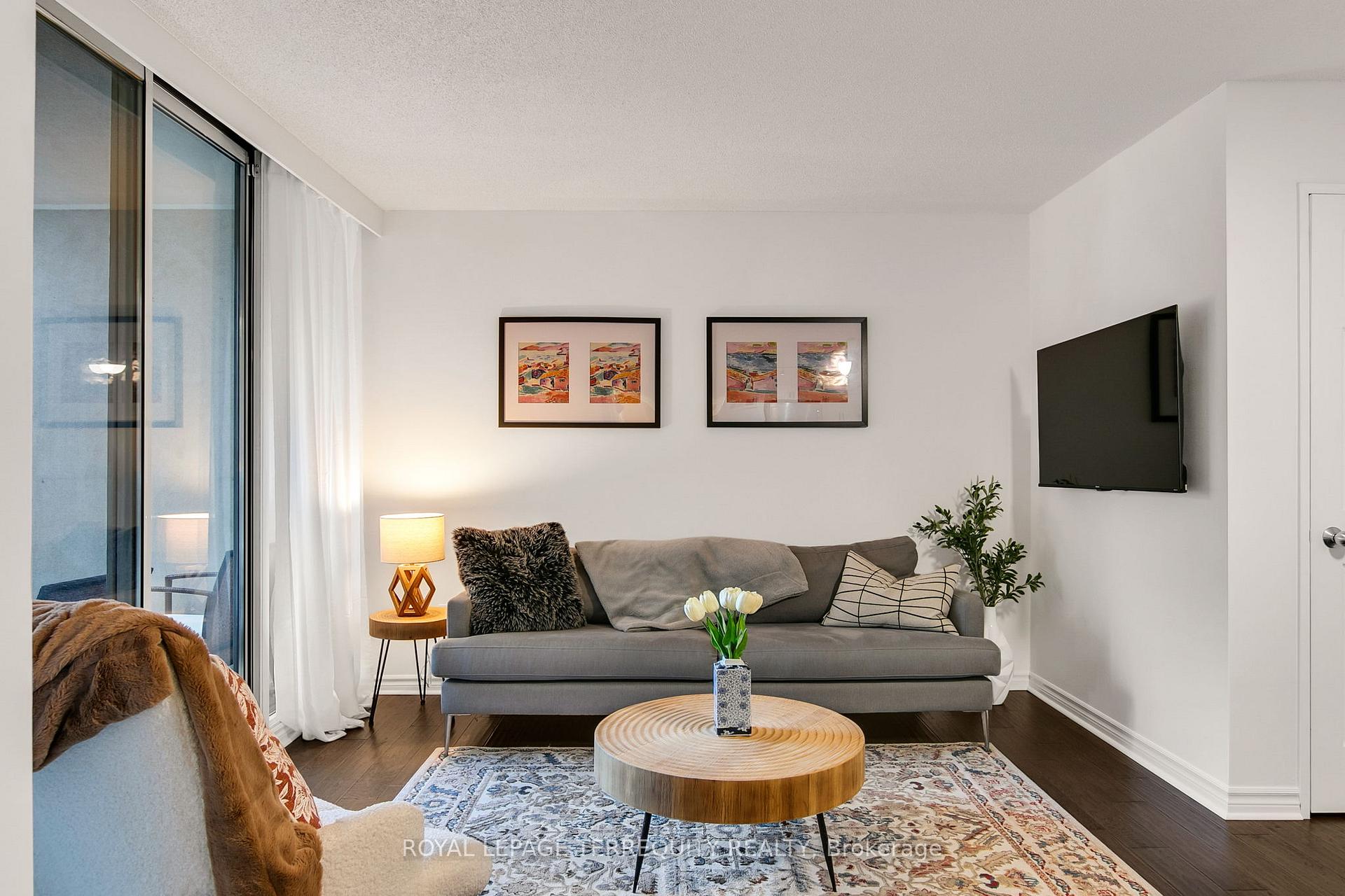 Photo 5 of Unit 501, 253 Merton Street, Toronto, Mount Pleasant West — HOMEH