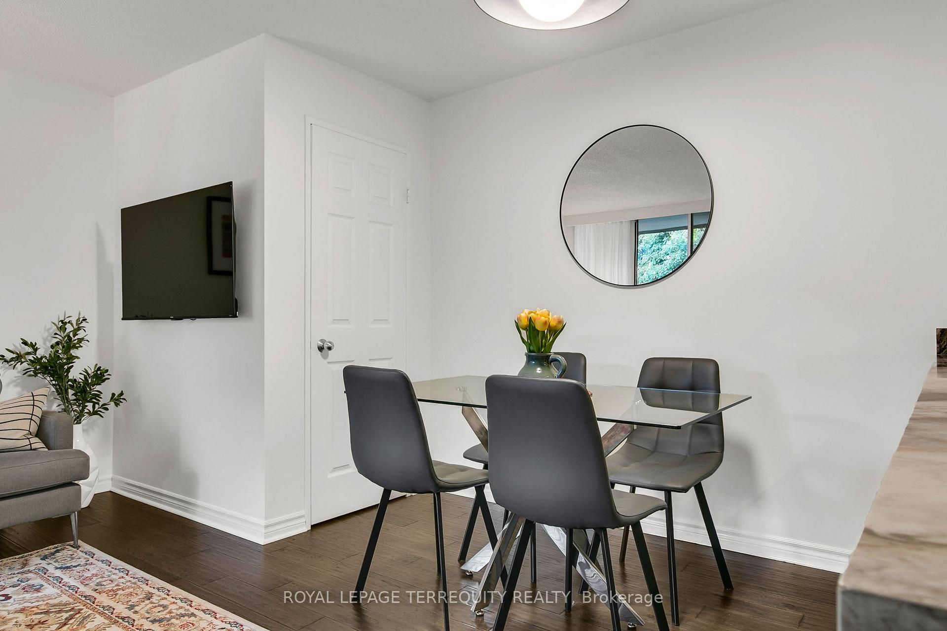 Photo 8 of Unit 501, 253 Merton Street, Toronto, Mount Pleasant West — HOMEH