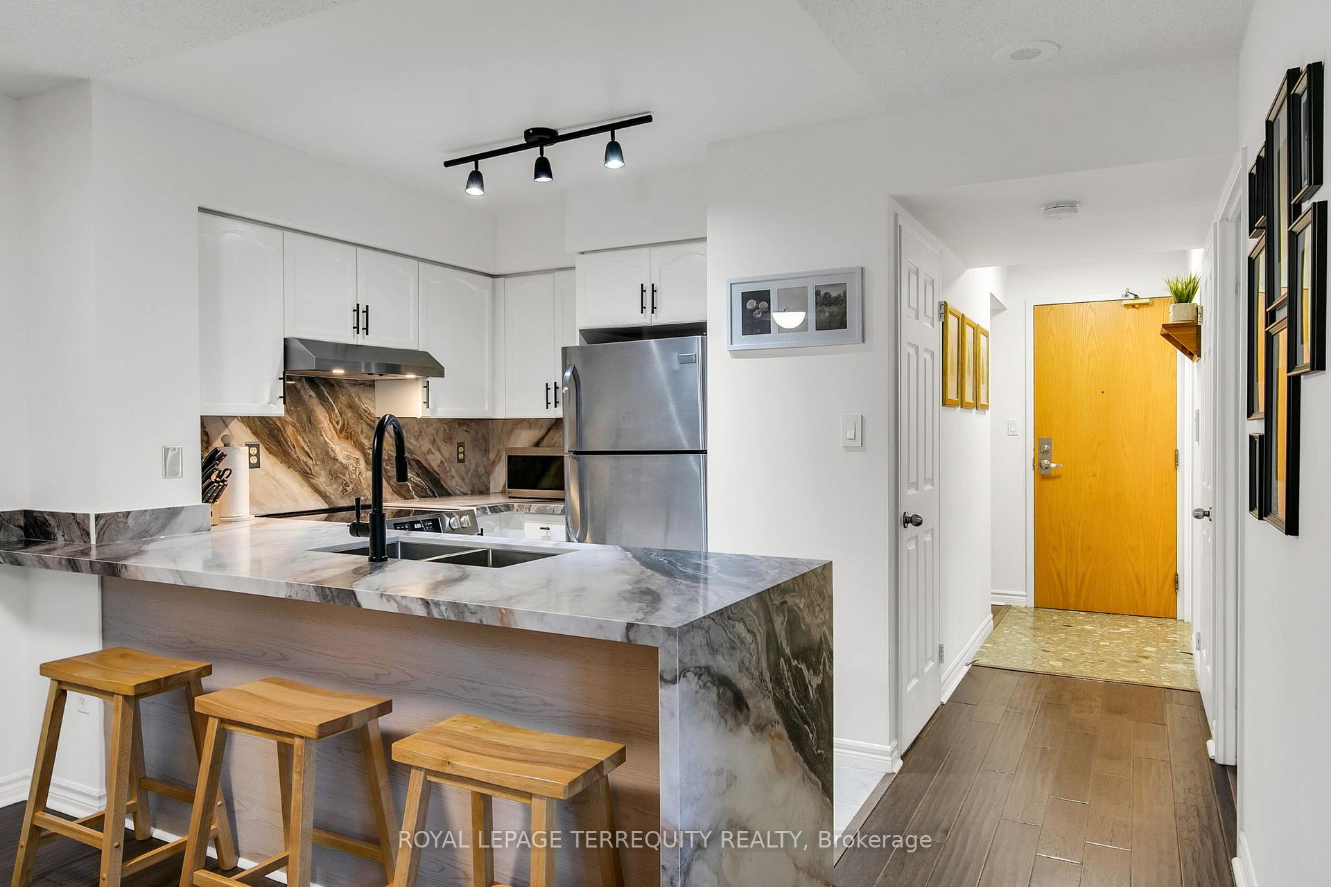 Photo 11 of Unit 501, 253 Merton Street, Toronto, Mount Pleasant West — HOMEH