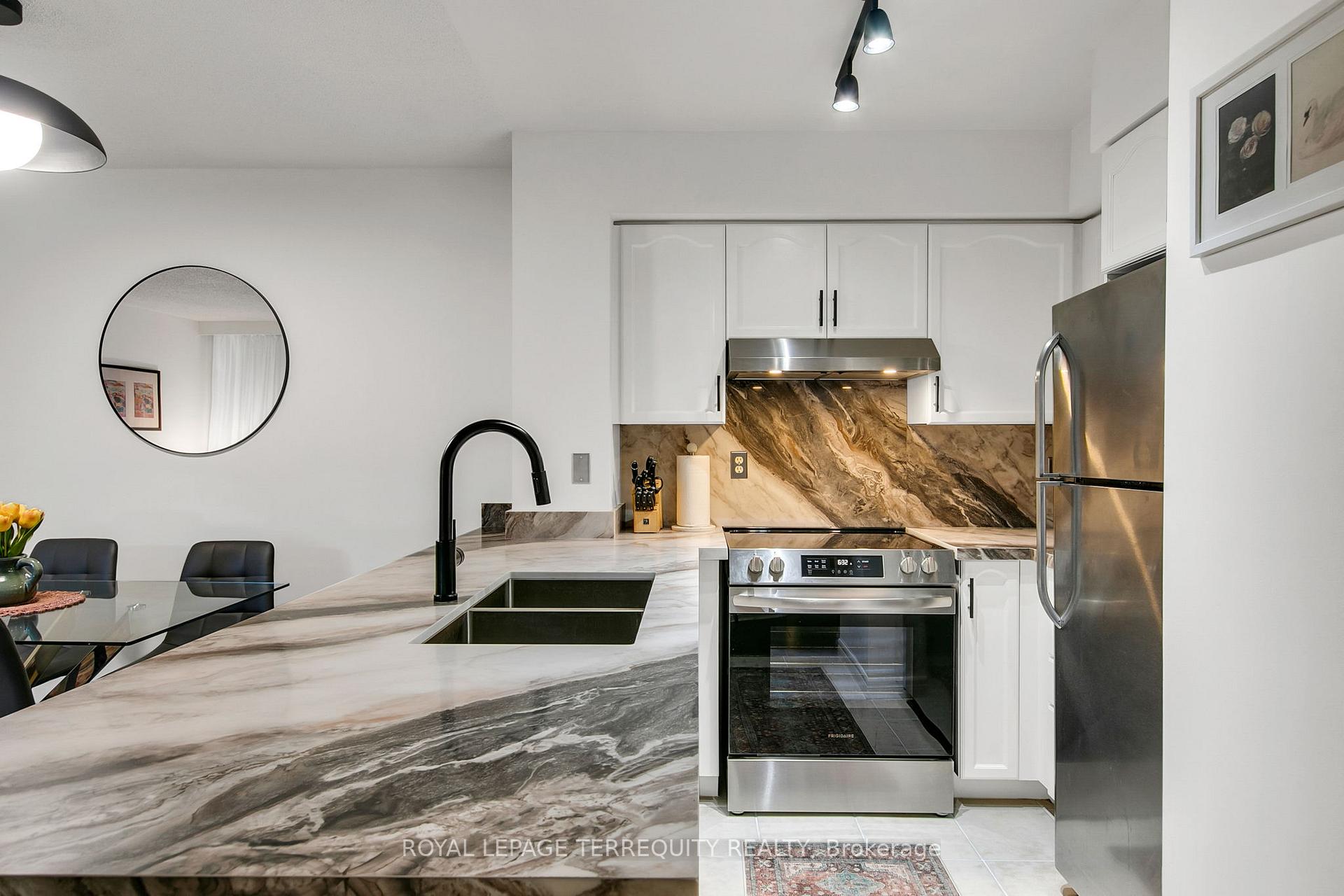 Photo 12 of Unit 501, 253 Merton Street, Toronto, Mount Pleasant West — HOMEH