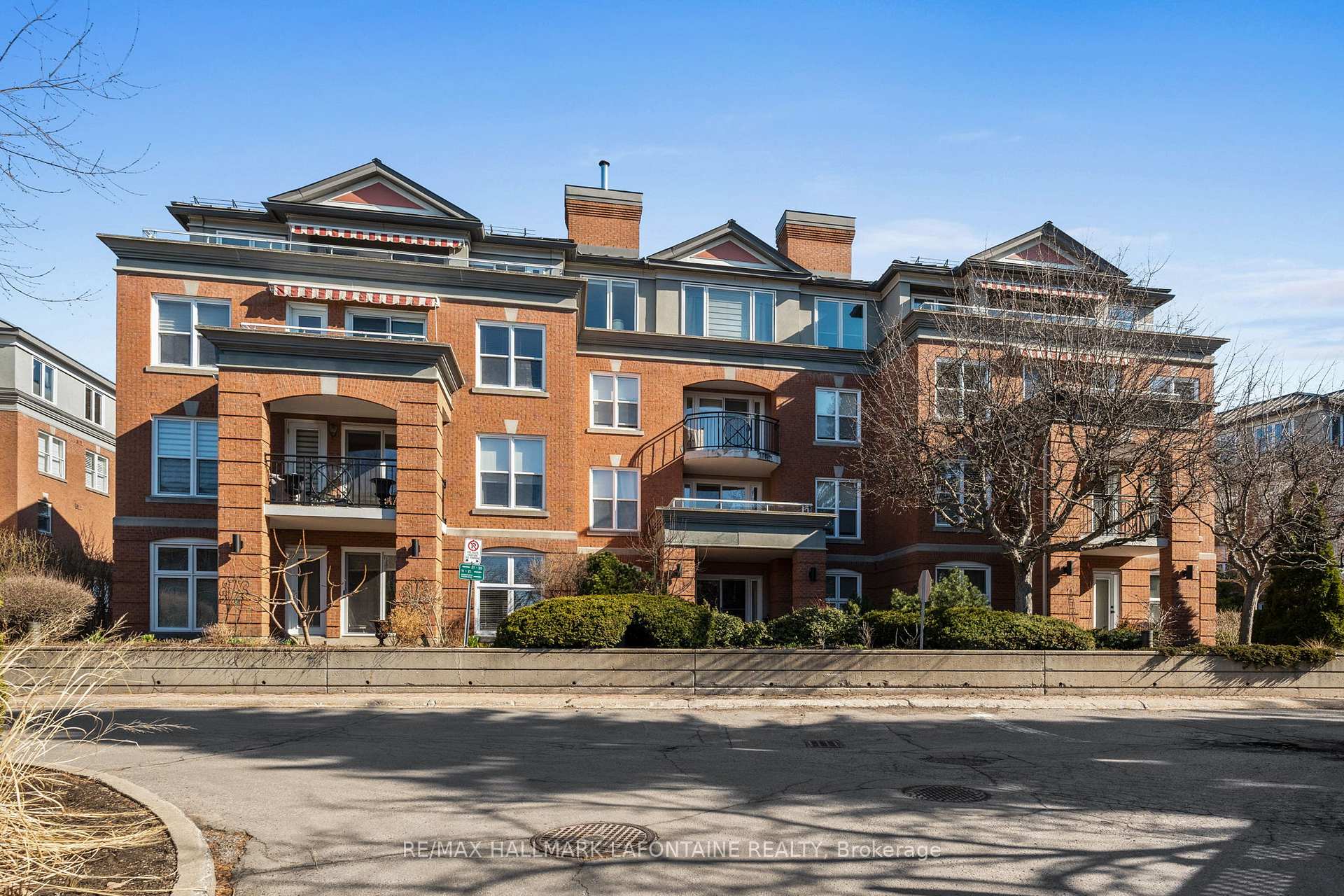 Front of Unit 101, 21 Durham Private