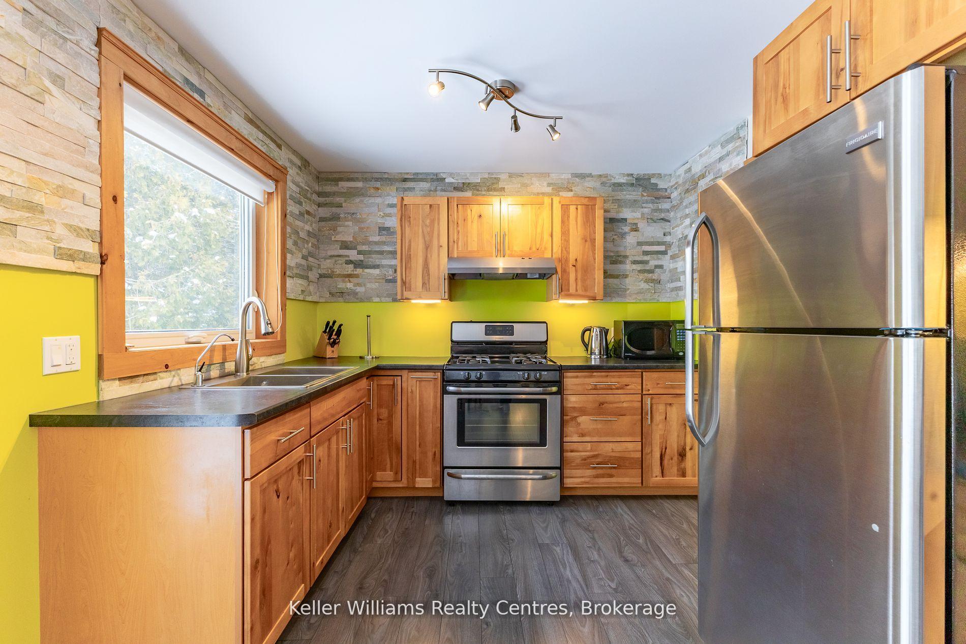 Photo 15 of 78341 John Street, Central Huron, Goderich — HOMEH