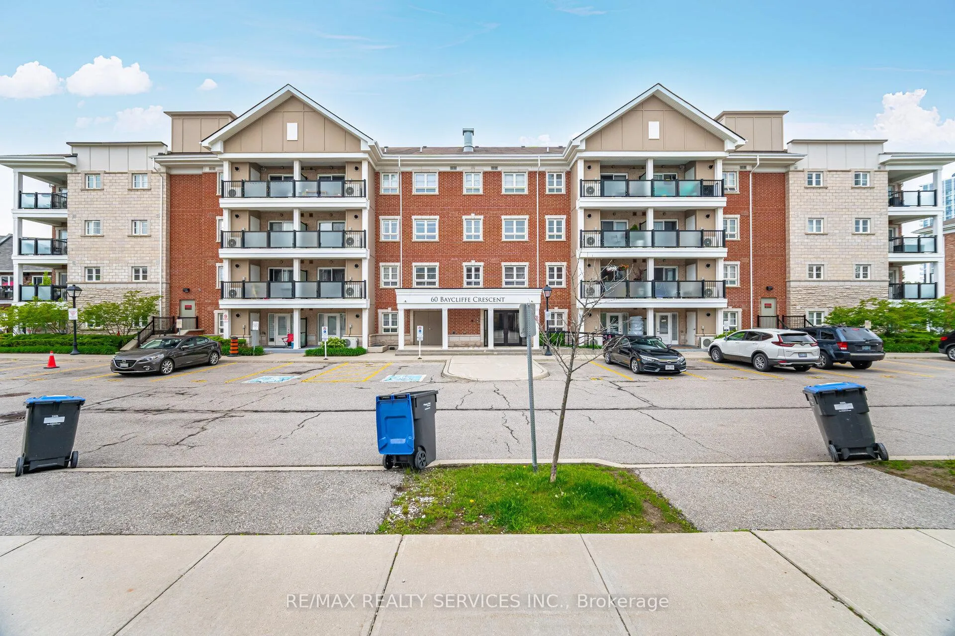 Photo 2 of Unit 301, 60 Baycliffe Crescent, Brampton, Northwest Brampton — HOMEH