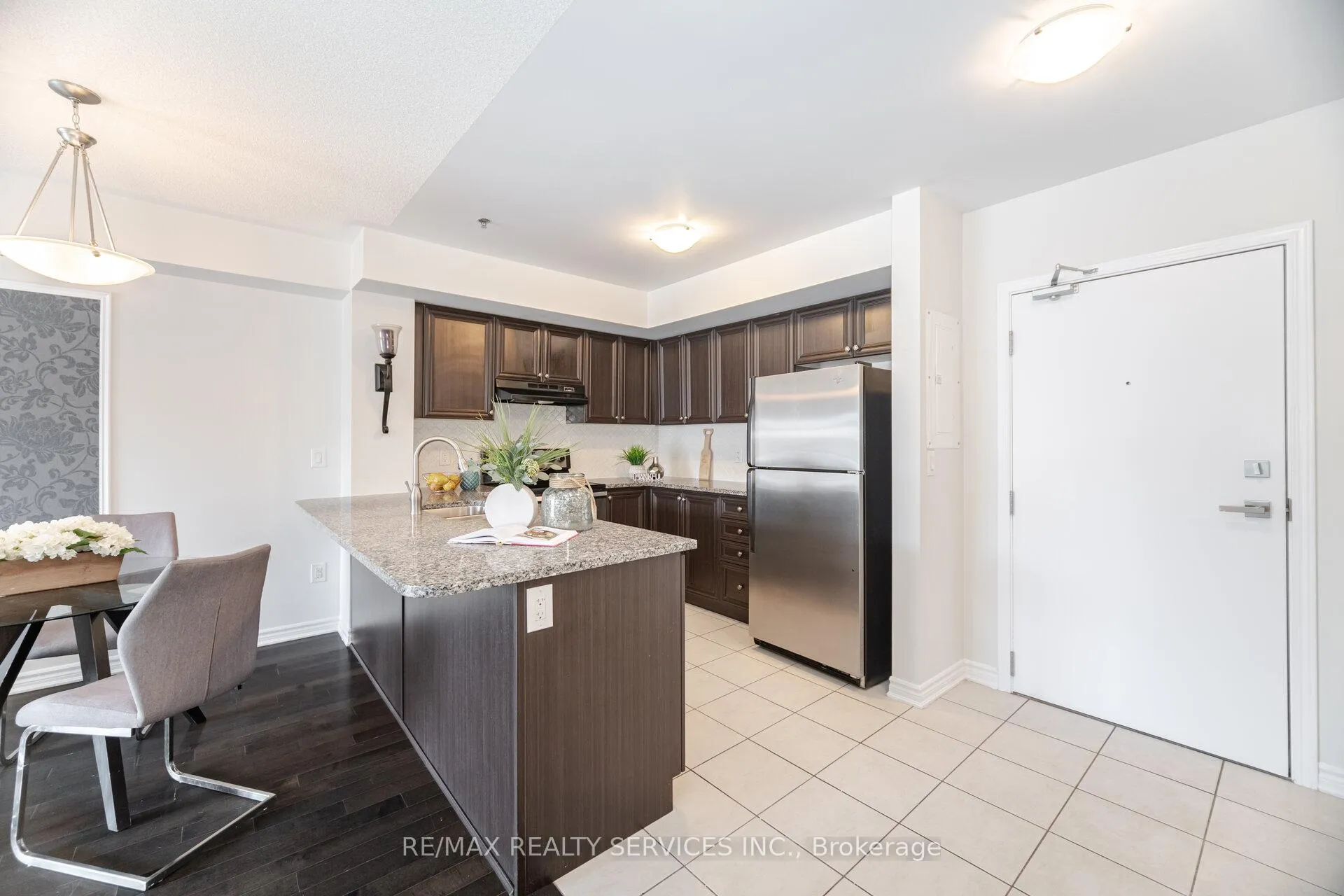 Photo 7 of Unit 301, 60 Baycliffe Crescent, Brampton, Northwest Brampton — HOMEH