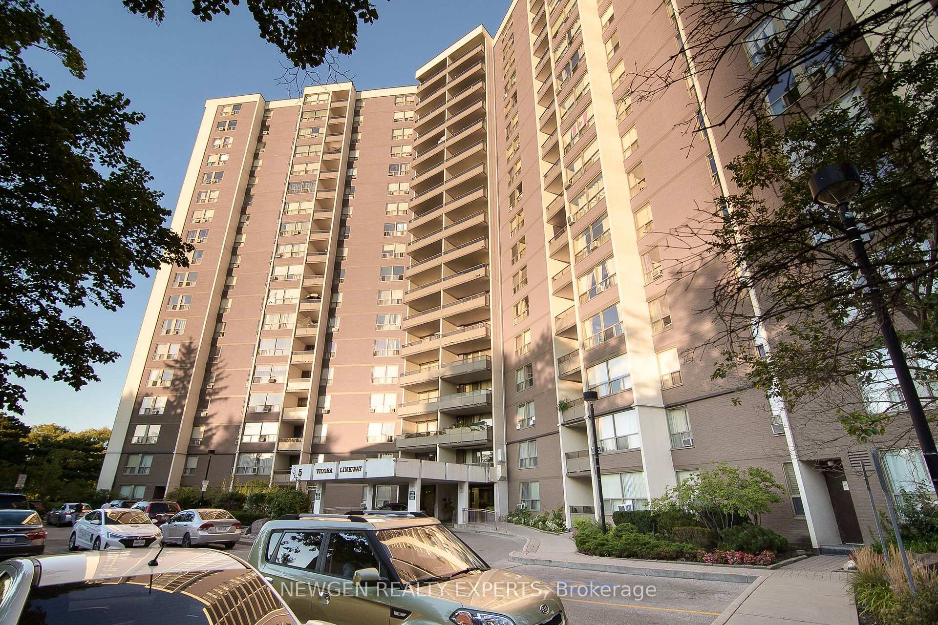 Front of Unit 512, 5 Vicora Linkway Way