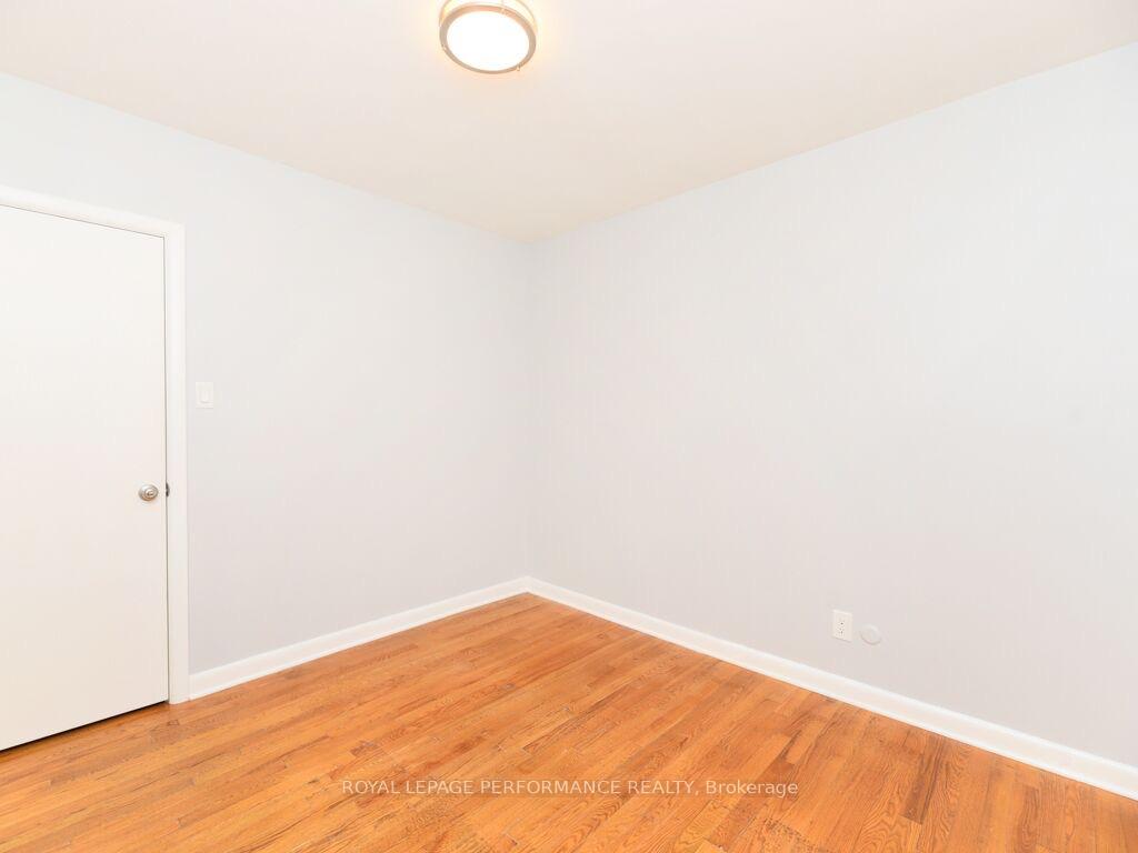 Photo 15 of Unit 1, 945 Goren Avenue, Ottawa, Elmvale Acres/Urbandale — HOMEH