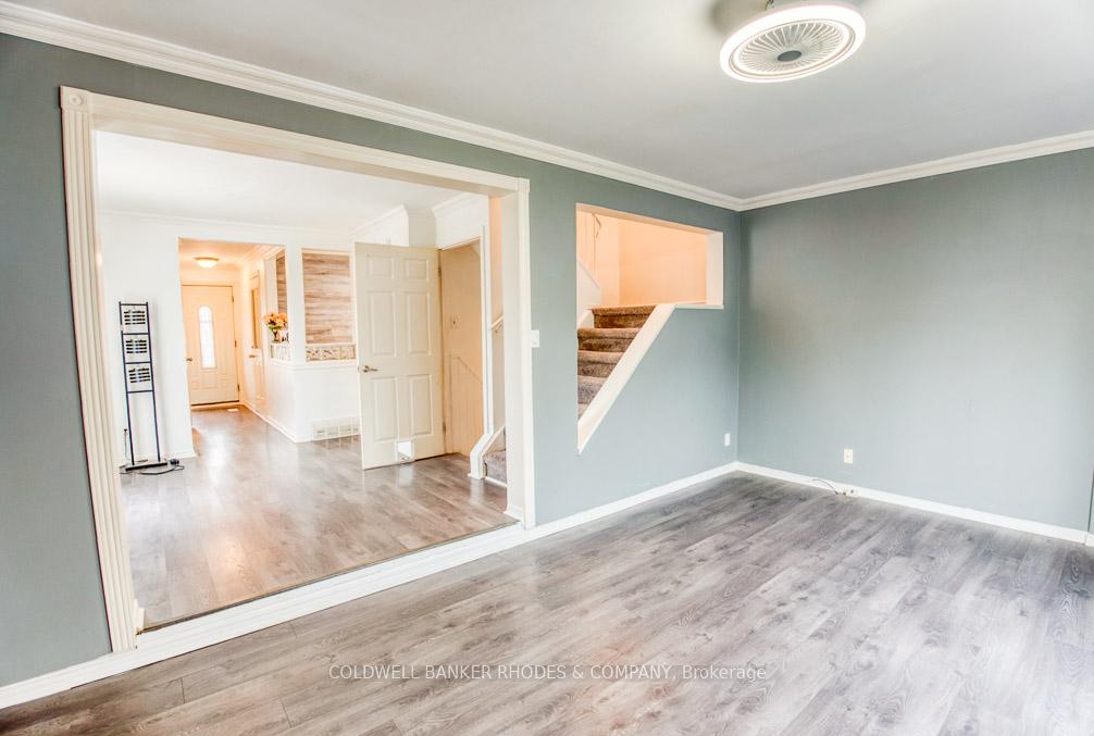 Photo 11 of Unit 18, 6475 Colony Square, Ottawa, Convent Glen North — HOMEH