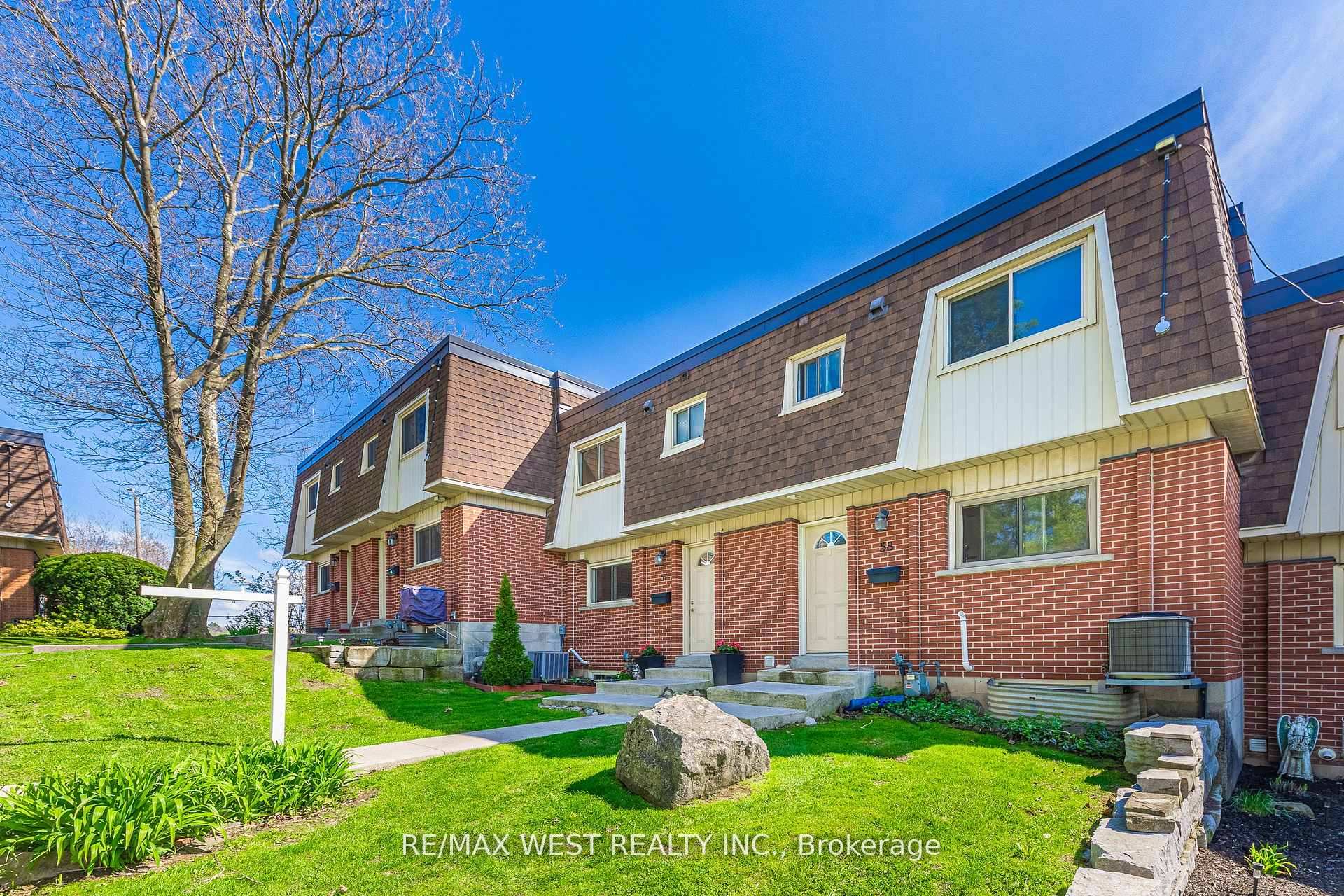 Photo 3 of Unit 57, 125 Bonaventure Drive, Hamilton, Gilbert — HOMEH