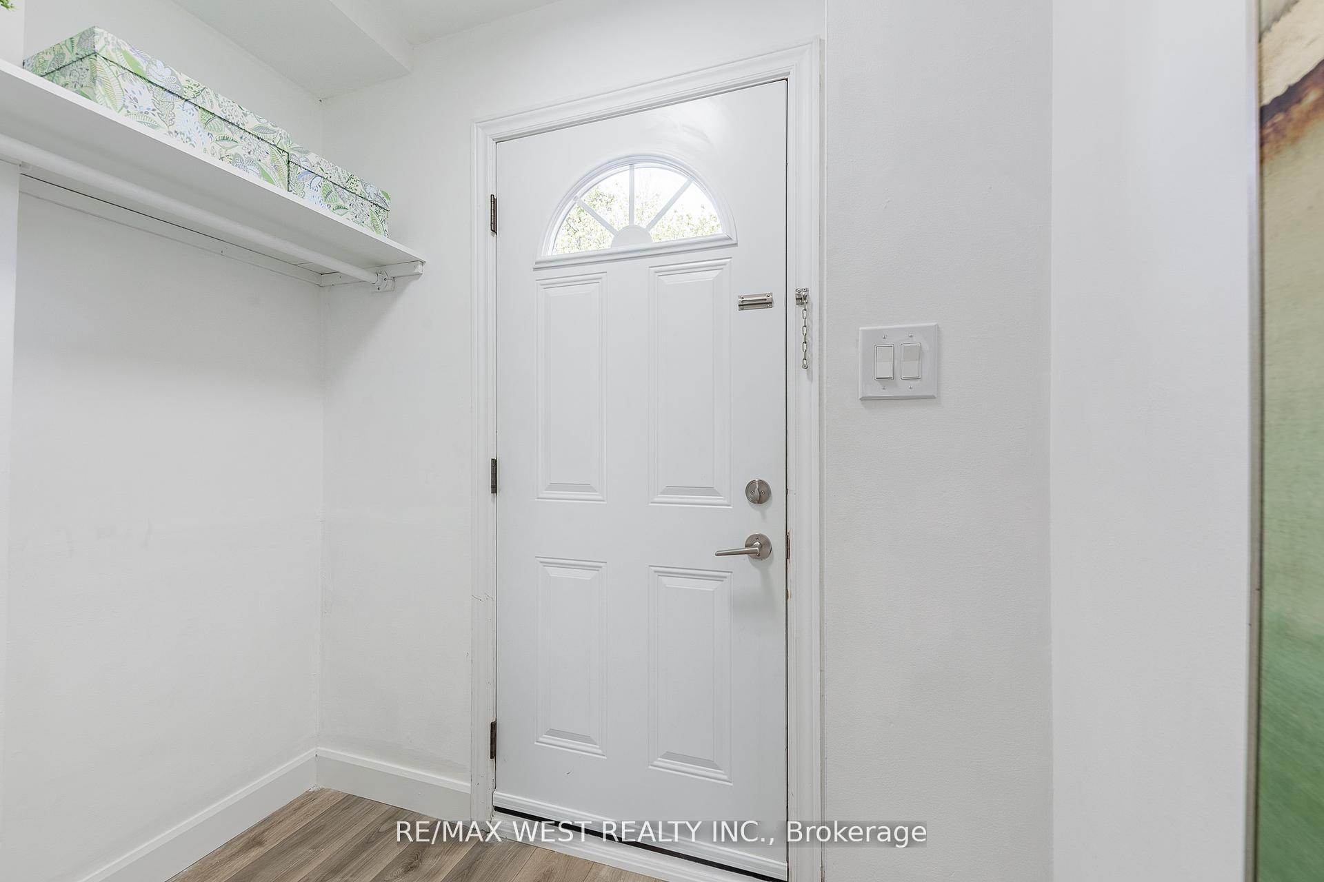 Photo 4 of Unit 57, 125 Bonaventure Drive, Hamilton, Gilbert — HOMEH