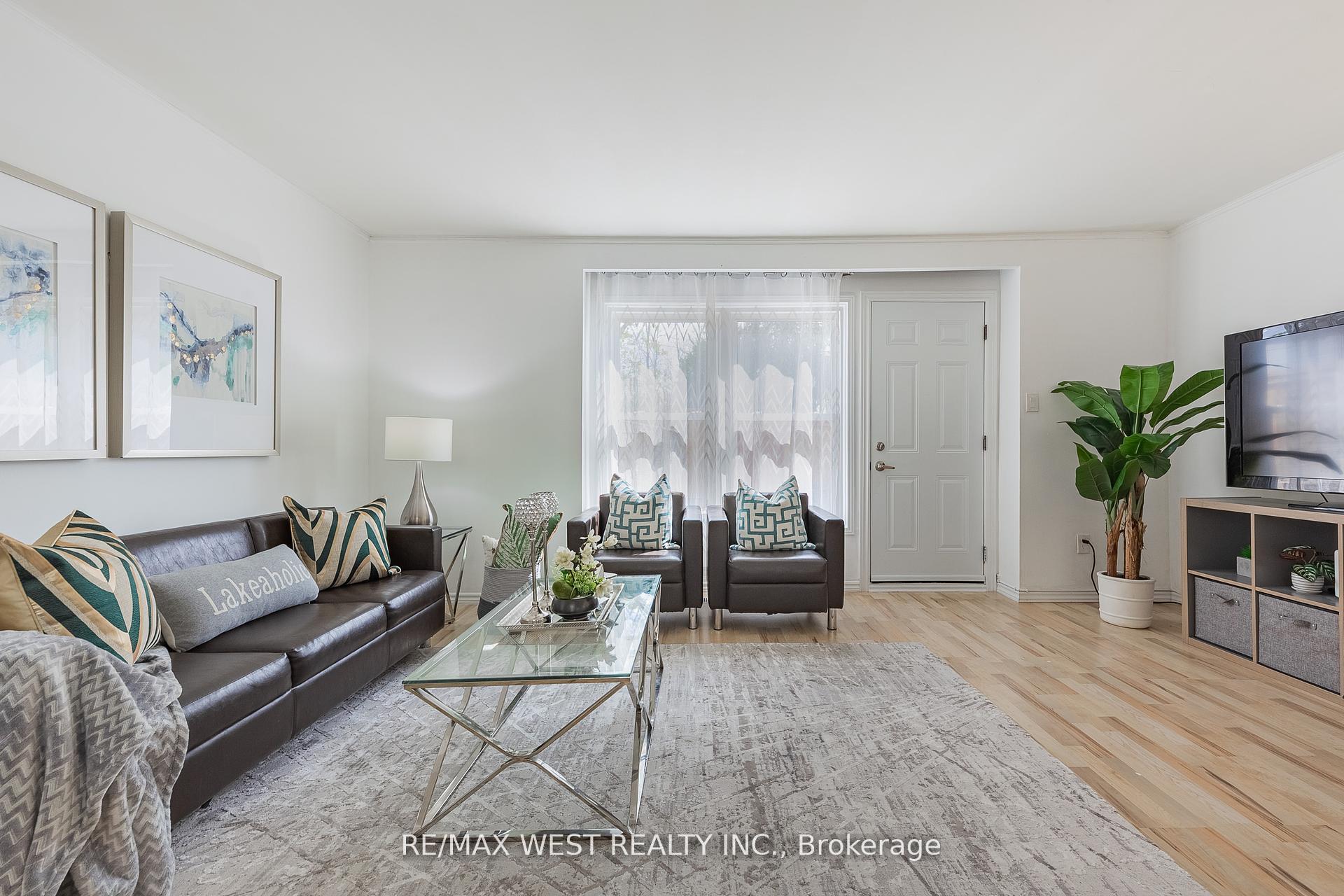 Photo 5 of Unit 57, 125 Bonaventure Drive, Hamilton, Gilbert — HOMEH