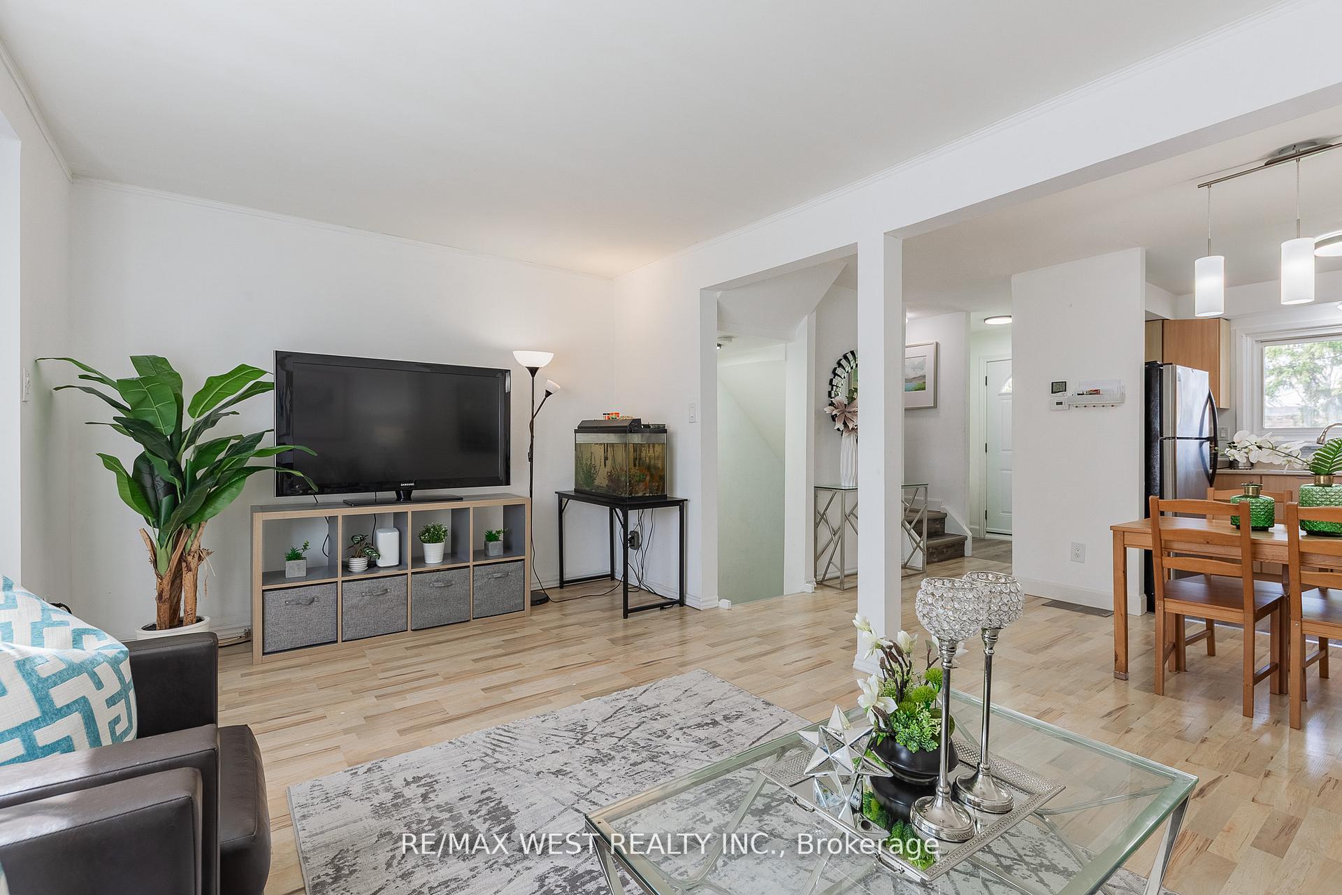 Photo 10 of Unit 57, 125 Bonaventure Drive, Hamilton, Gilbert — HOMEH