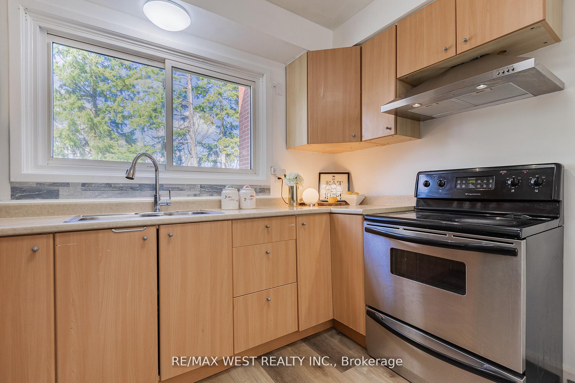 Photo 16 of Unit 57, 125 Bonaventure Drive, Hamilton, Gilbert — HOMEH