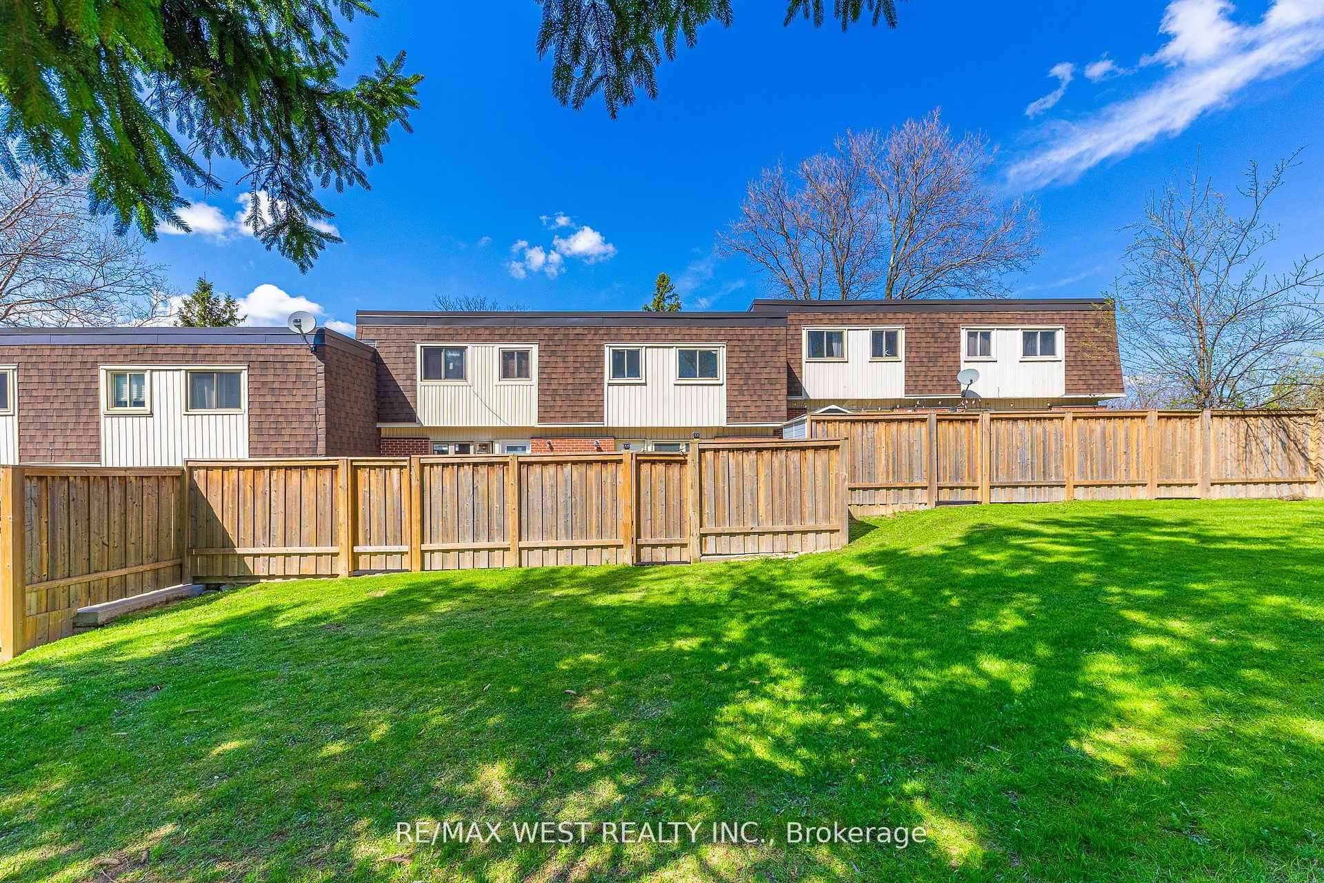 Photo 38 of Unit 57, 125 Bonaventure Drive, Hamilton, Gilbert — HOMEH