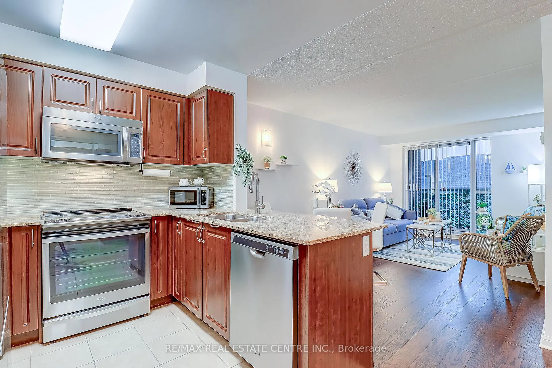 Photo 6 of Unit 216, 50 Via Rosedale Way, Brampton, Sandringham-Wellington — HOMEH
