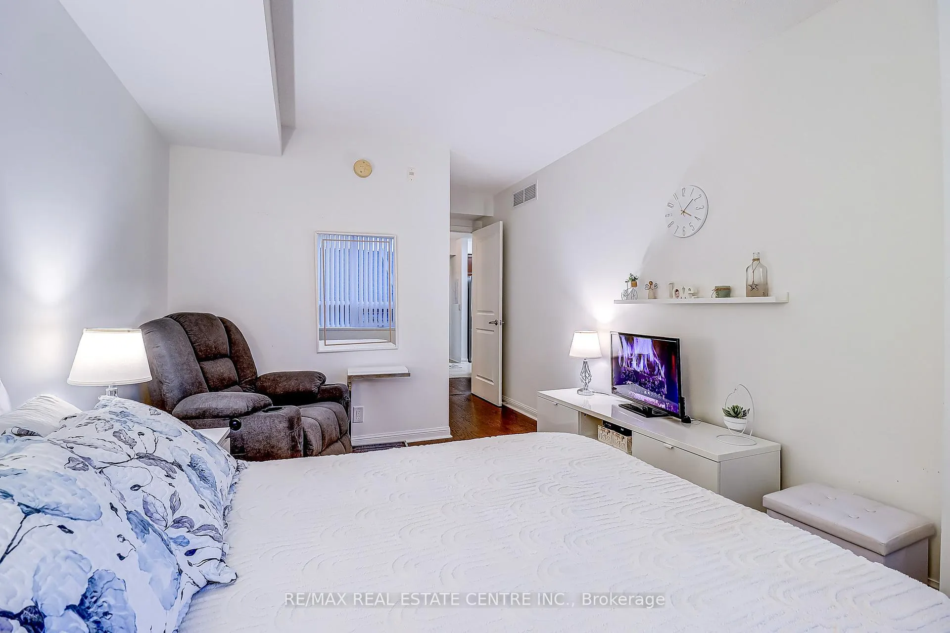Photo 18 of Unit 216, 50 Via Rosedale Way, Brampton, Sandringham-Wellington — HOMEH