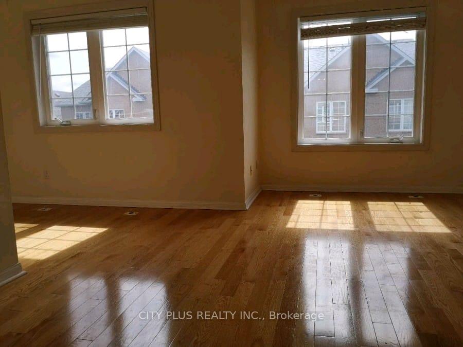 Photo 6 of Unit 5, 8 Cox Boulevard, Markham, Unionville — HOMEH