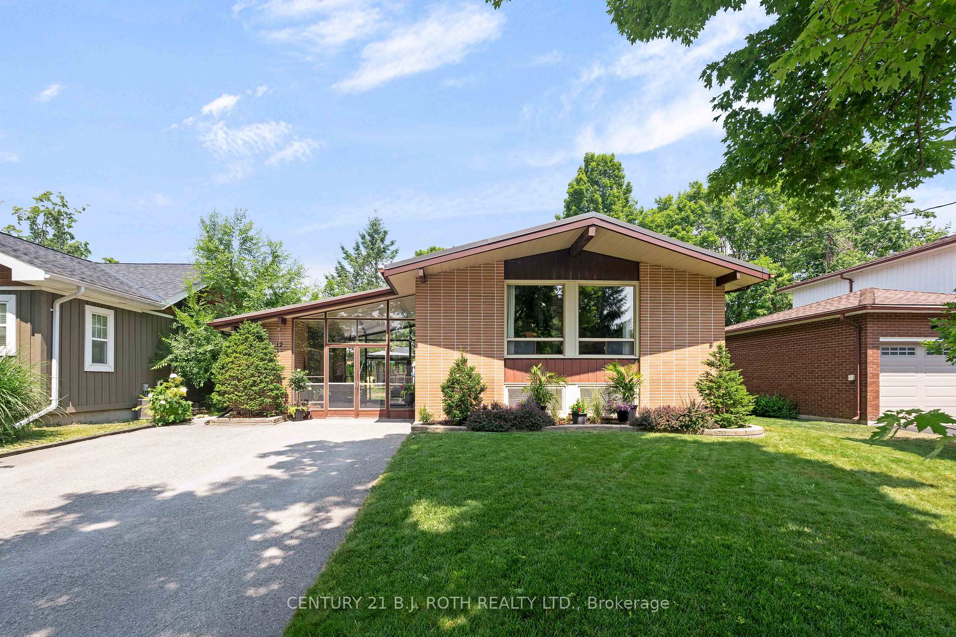 Photo 2 of 12 Highland Avenue, Barrie, Codrington — HOMEH