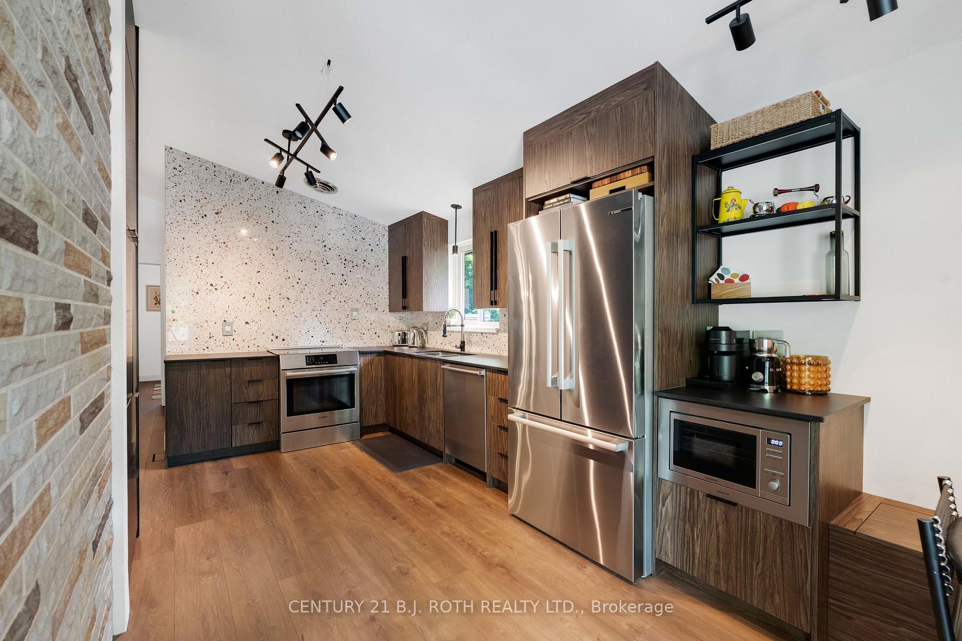 Photo 9 of 12 Highland Avenue, Barrie, Codrington — HOMEH