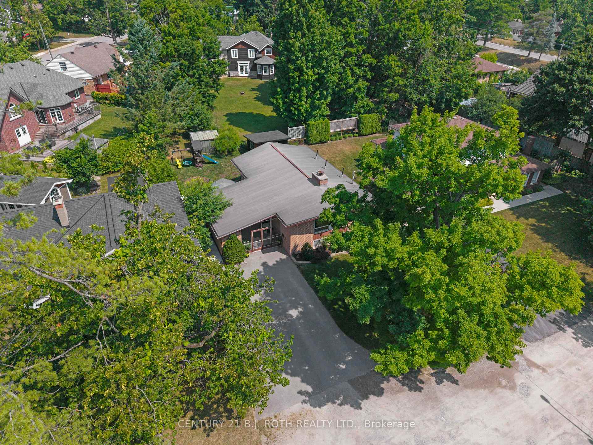 Photo 35 of 12 Highland Avenue, Barrie, Codrington — HOMEH