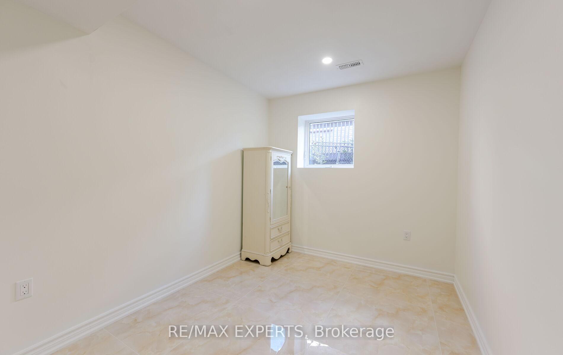 Photo 22 of Unit Unit A Basement, 209 Ridge Road, Caledon, Bolton West — HOMEH