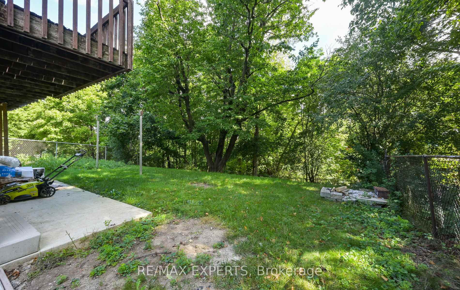 Photo 32 of Unit Unit A Basement, 209 Ridge Road, Caledon, Bolton West — HOMEH