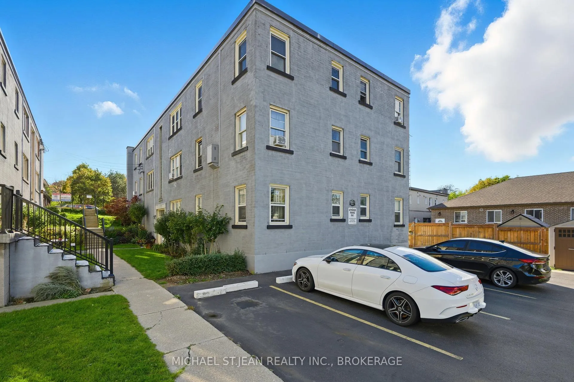 Photo 4 of Unit 9, 1755 King Street E, Hamilton, Bartonville — HOMEH