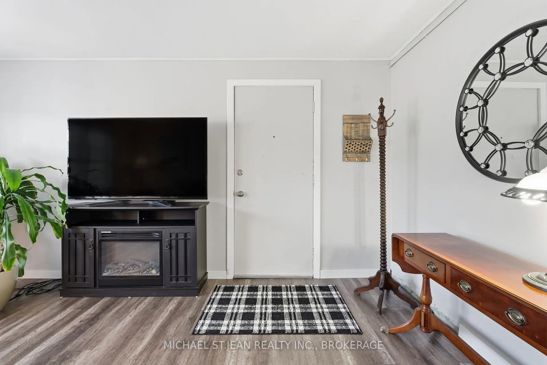 Photo 12 of Unit 9, 1755 King Street E, Hamilton, Bartonville — HOMEH