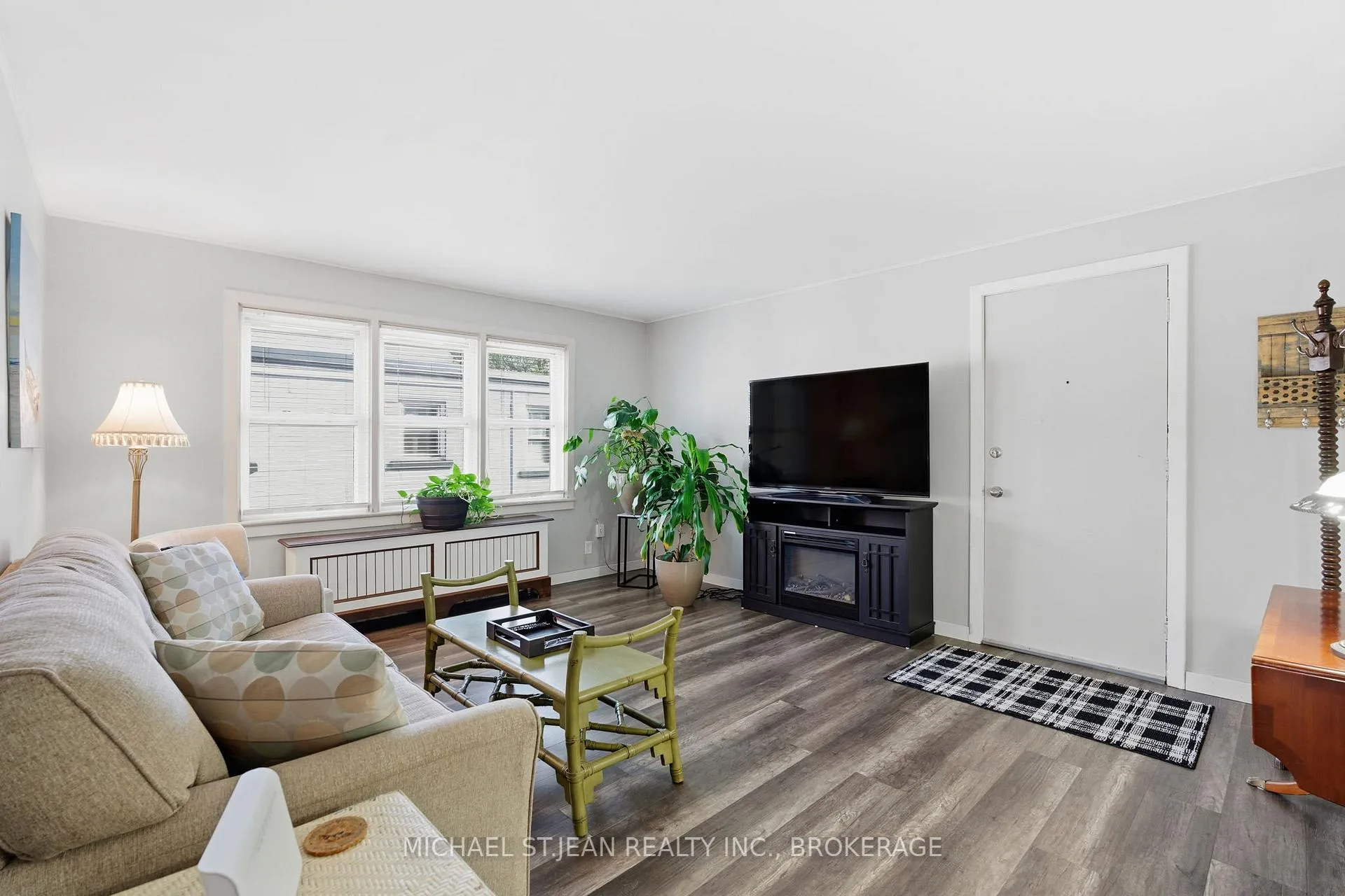Photo 15 of Unit 9, 1755 King Street E, Hamilton, Bartonville — HOMEH