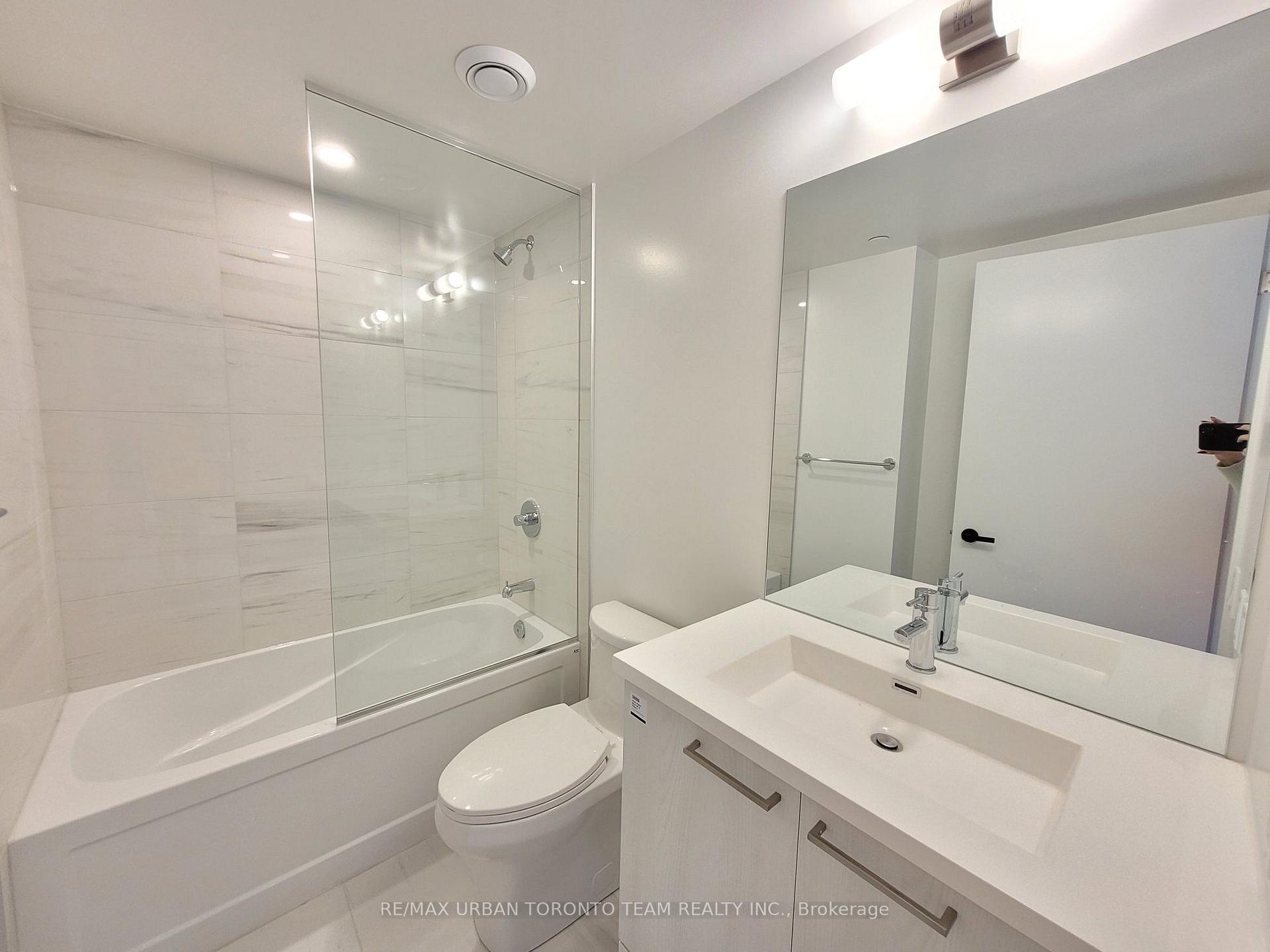 Photo 6 of Unit 1008, 195 Commerce Street, Vaughan, Vaughan Corporate Centre — HOMEH