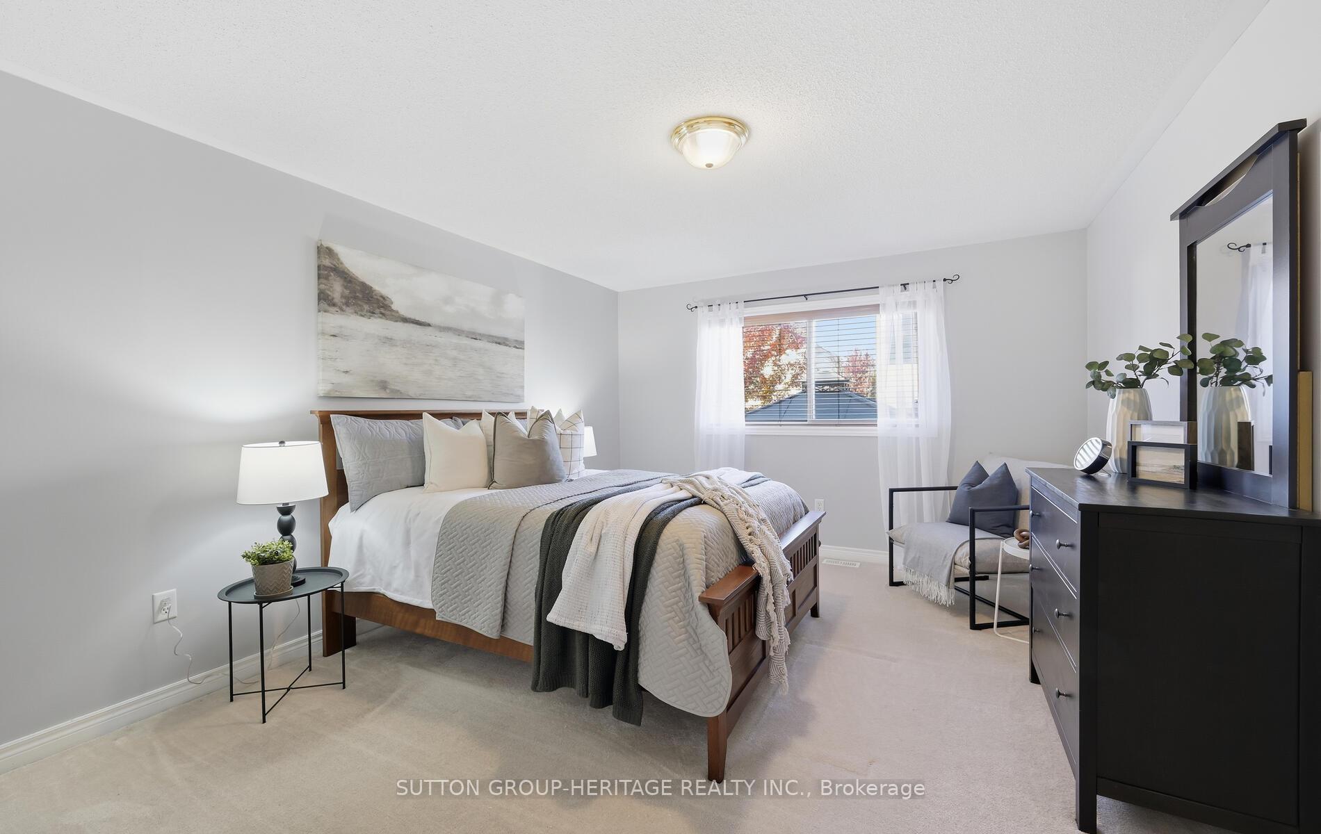 Photo 16 of 141 Dadson Drive, Clarington, Bowmanville — HOMEH