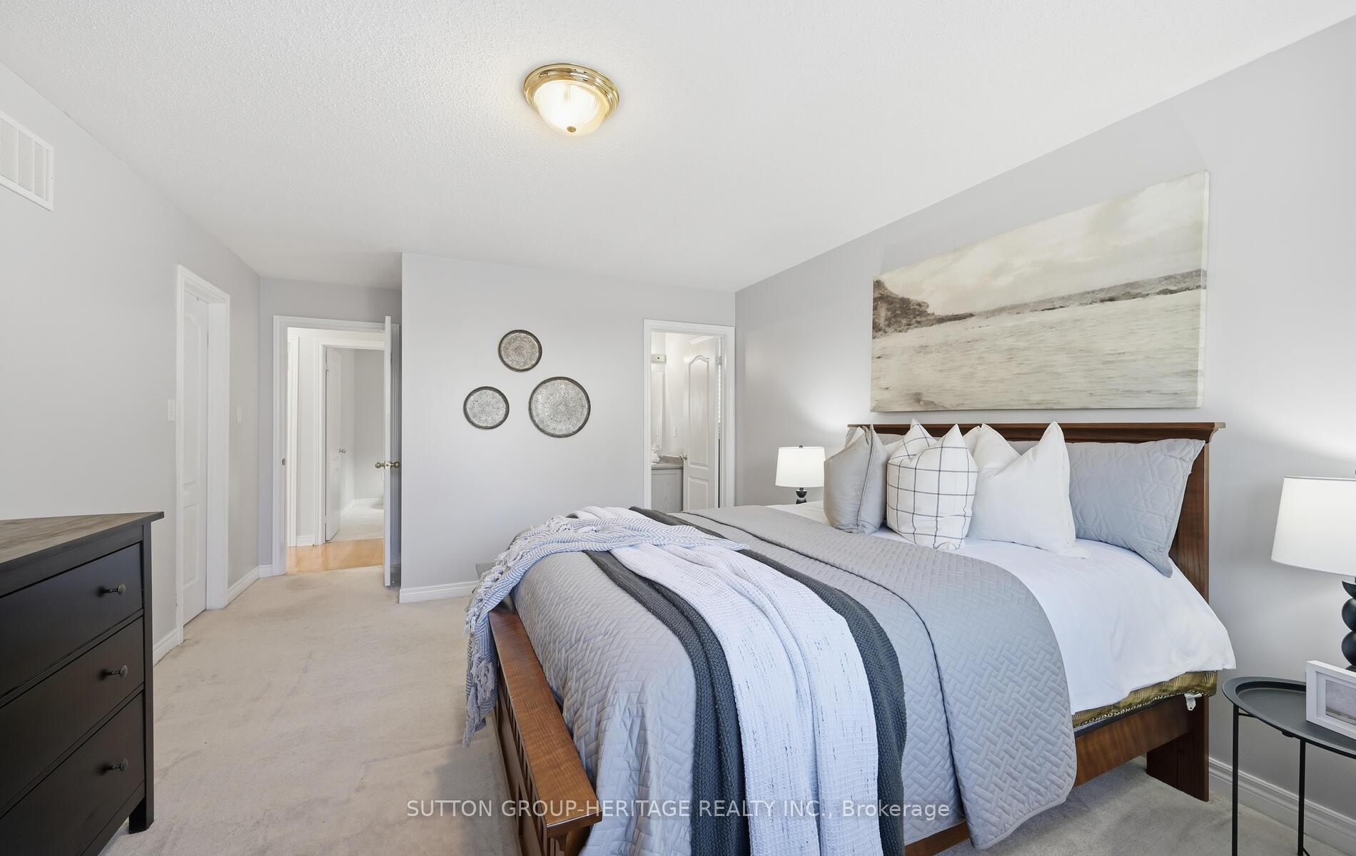 Photo 17 of 141 Dadson Drive, Clarington, Bowmanville — HOMEH
