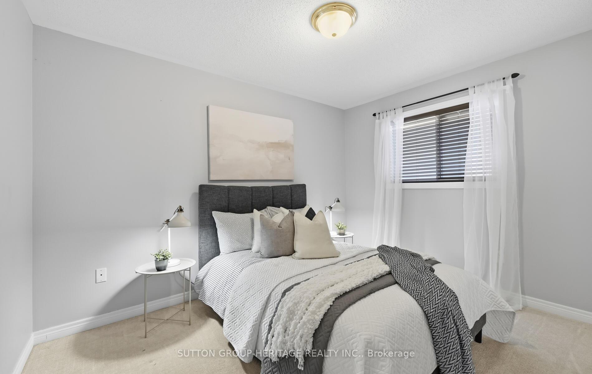 Photo 19 of 141 Dadson Drive, Clarington, Bowmanville — HOMEH