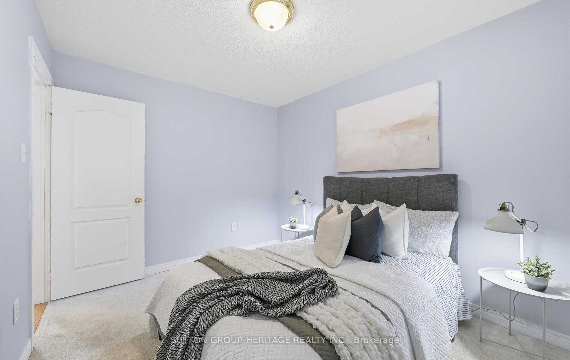 Photo 20 of 141 Dadson Drive, Clarington, Bowmanville — HOMEH