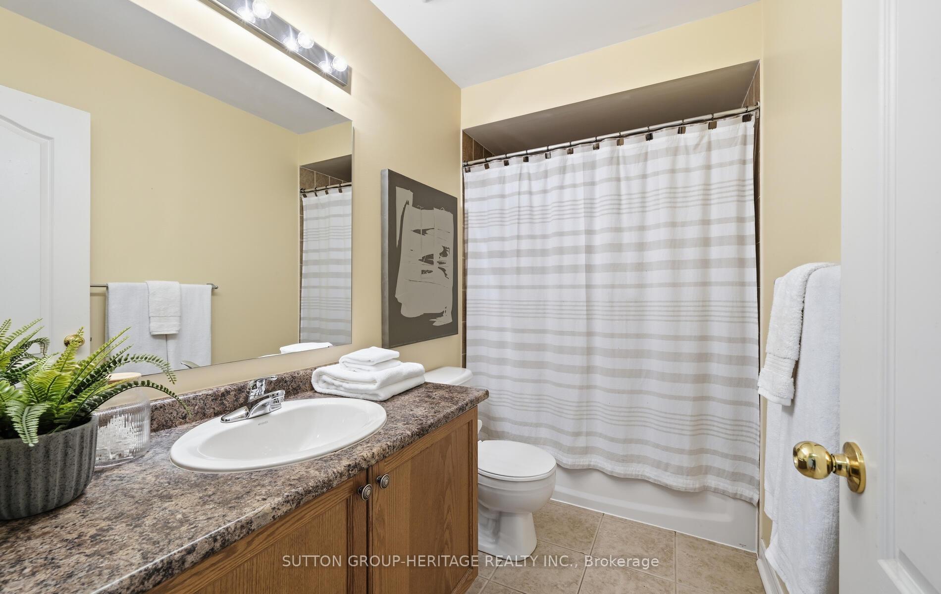 Photo 21 of 141 Dadson Drive, Clarington, Bowmanville — HOMEH