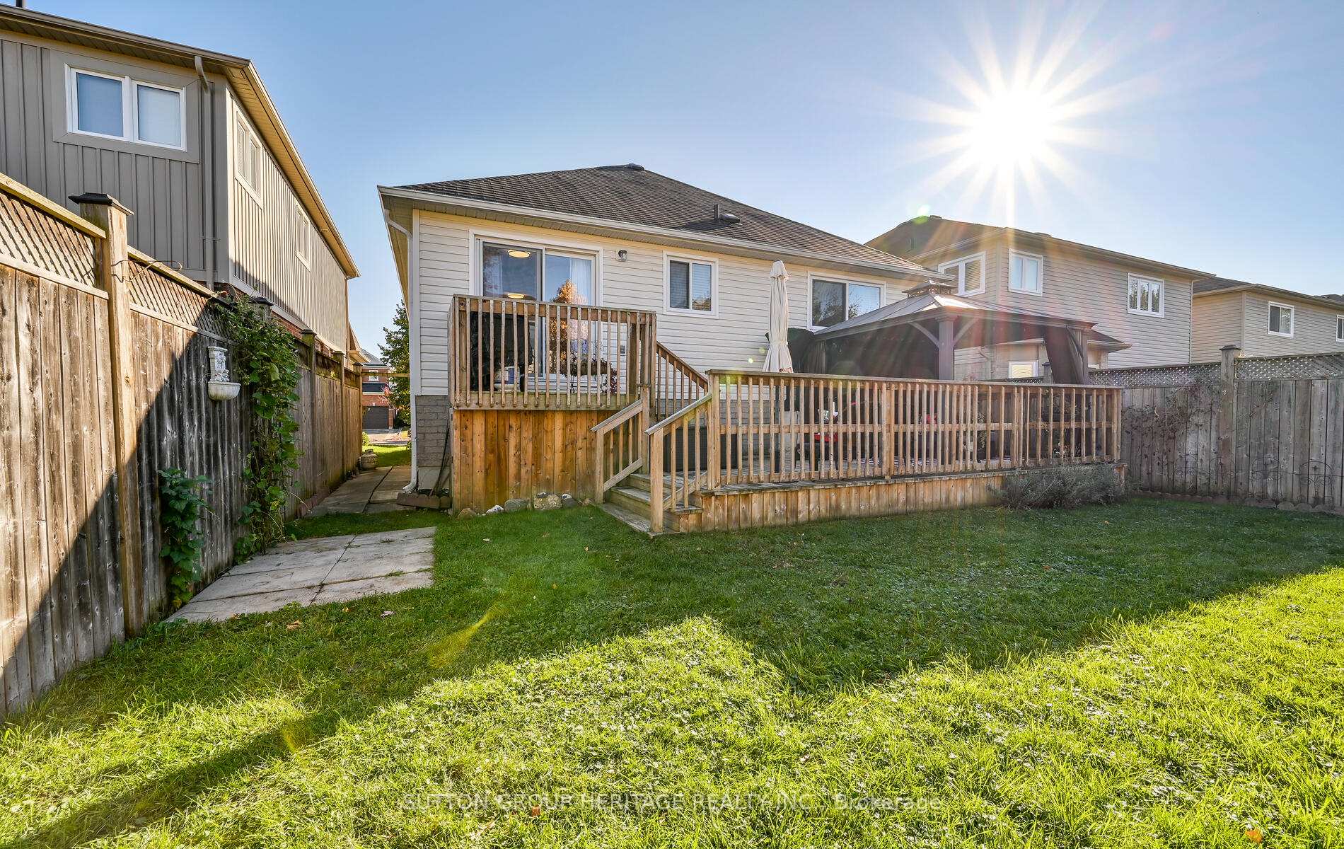 Photo 34 of 141 Dadson Drive, Clarington, Bowmanville — HOMEH