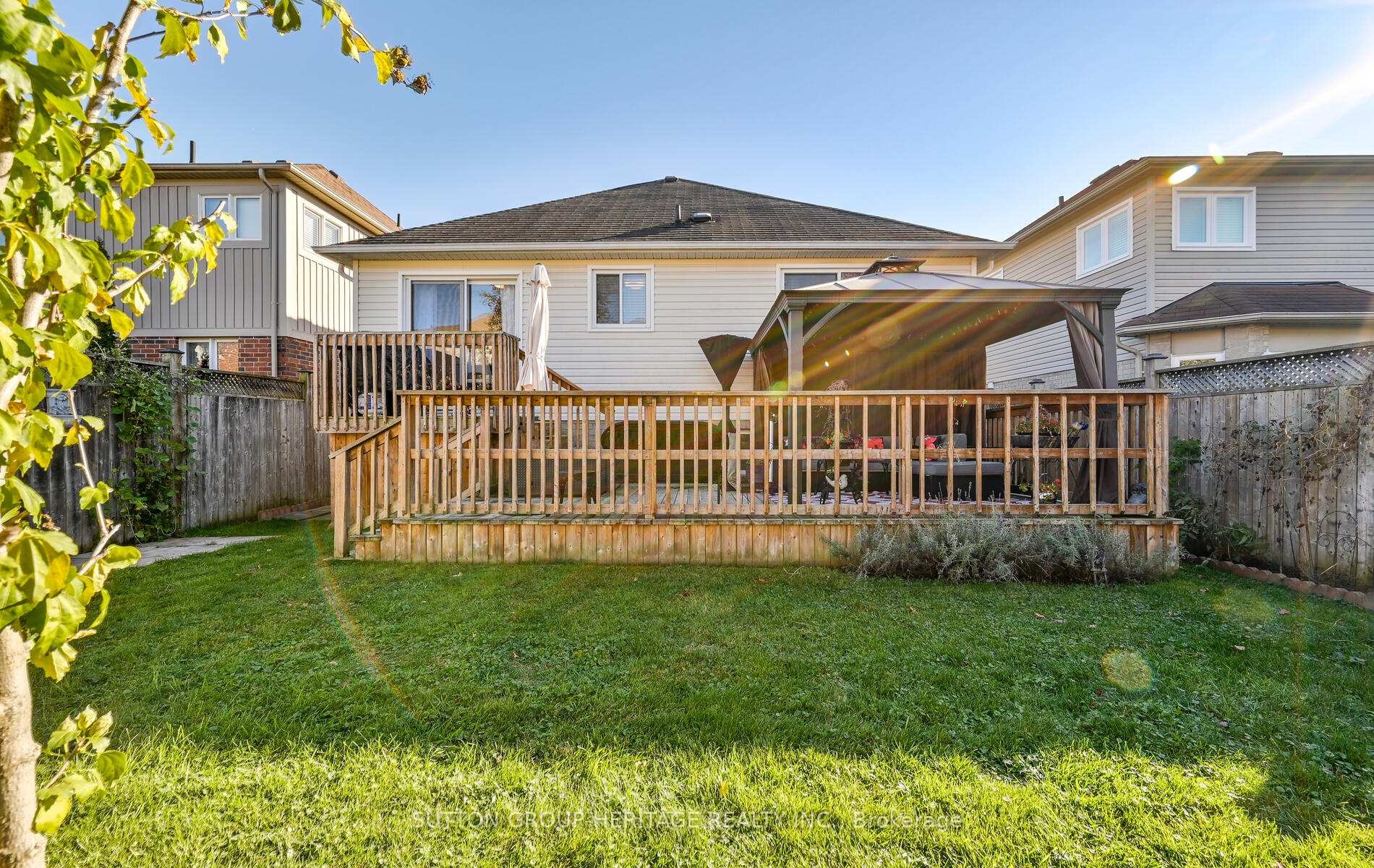 Photo 35 of 141 Dadson Drive, Clarington, Bowmanville — HOMEH