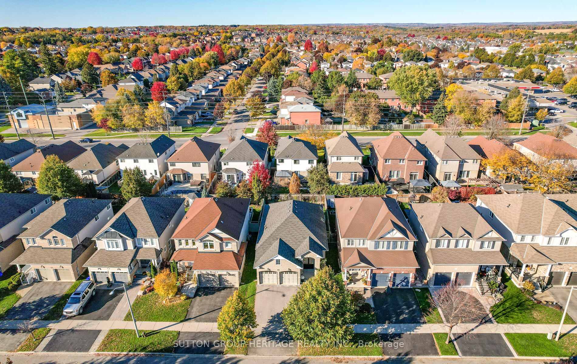 Photo 40 of 141 Dadson Drive, Clarington, Bowmanville — HOMEH