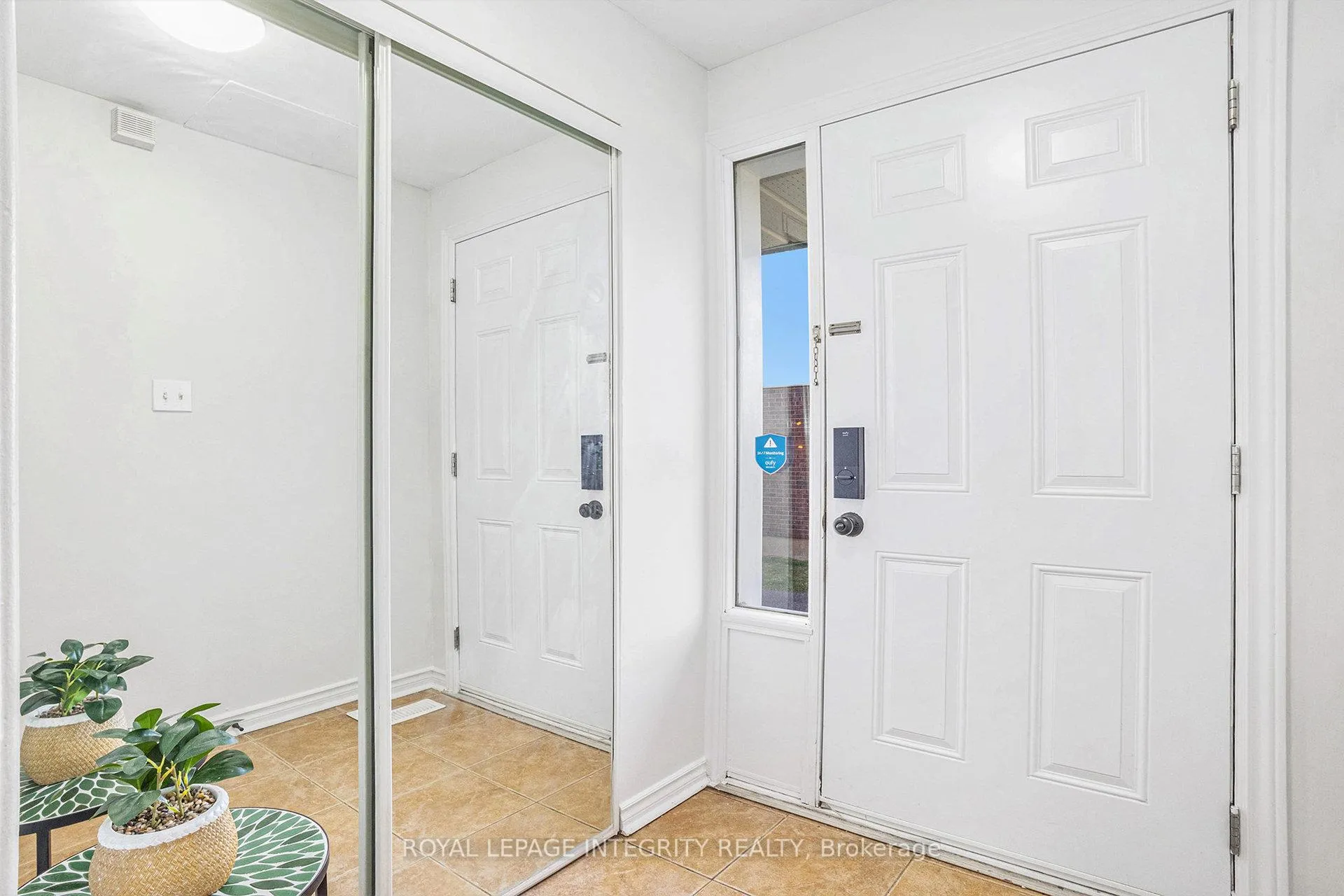Photo 2 of Unit 17, 3333 Mccarthy Road, Ottawa, Hunt Club/Western Community — HOMEH