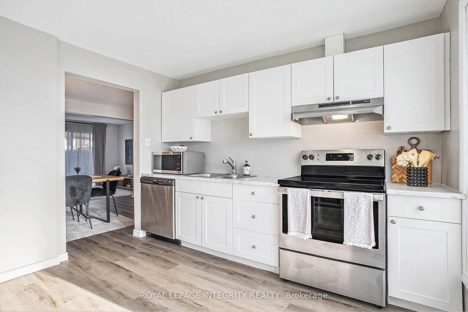 Photo 10 of Unit 17, 3333 Mccarthy Road, Ottawa, Hunt Club/Western Community — HOMEH
